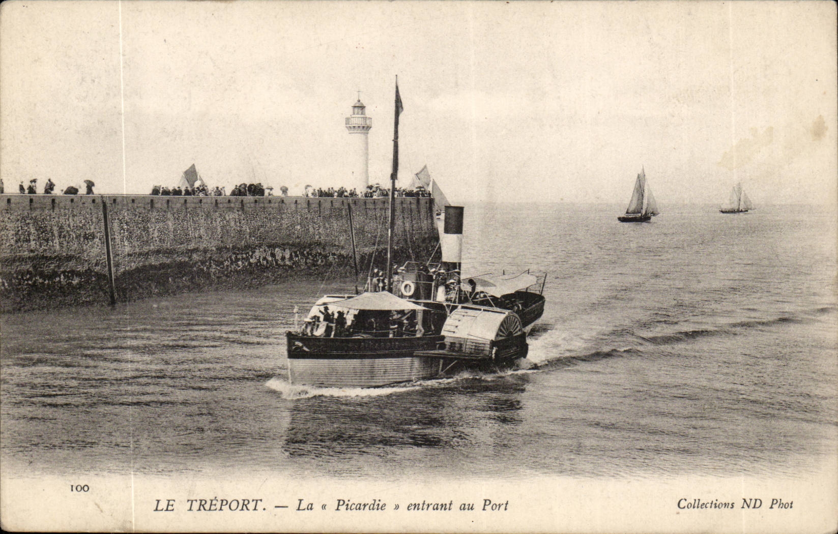 Treport CPA Picardy entering to the port (boat)
