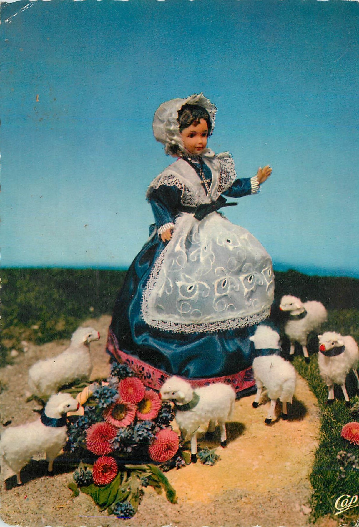 CPA Attraits de la france la lorraine le pays de jeanne d'arc ses collines et ses fruits dores Folklore Poupee