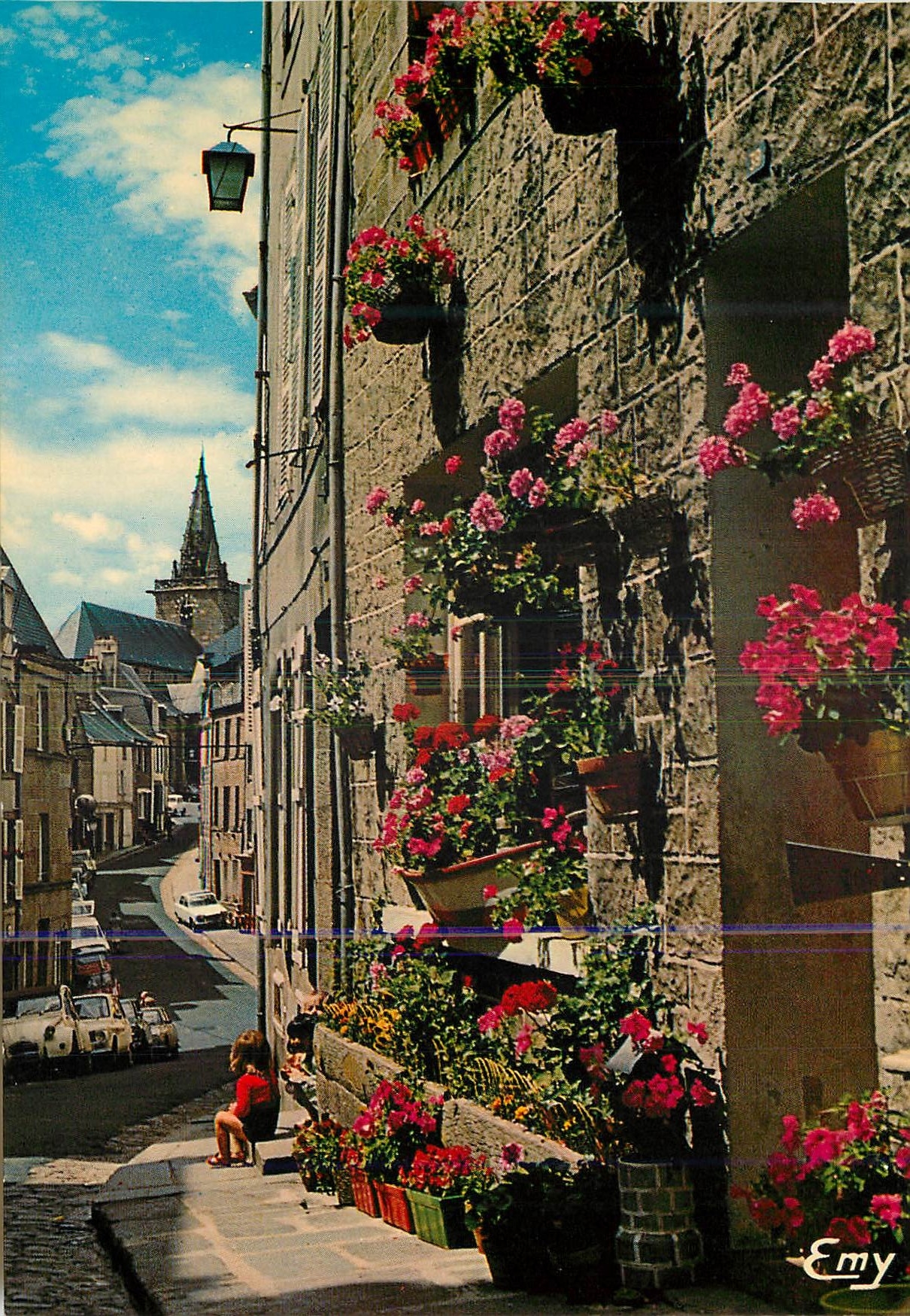 CPM Granville (Manche) vieille rue typique de la haute ville