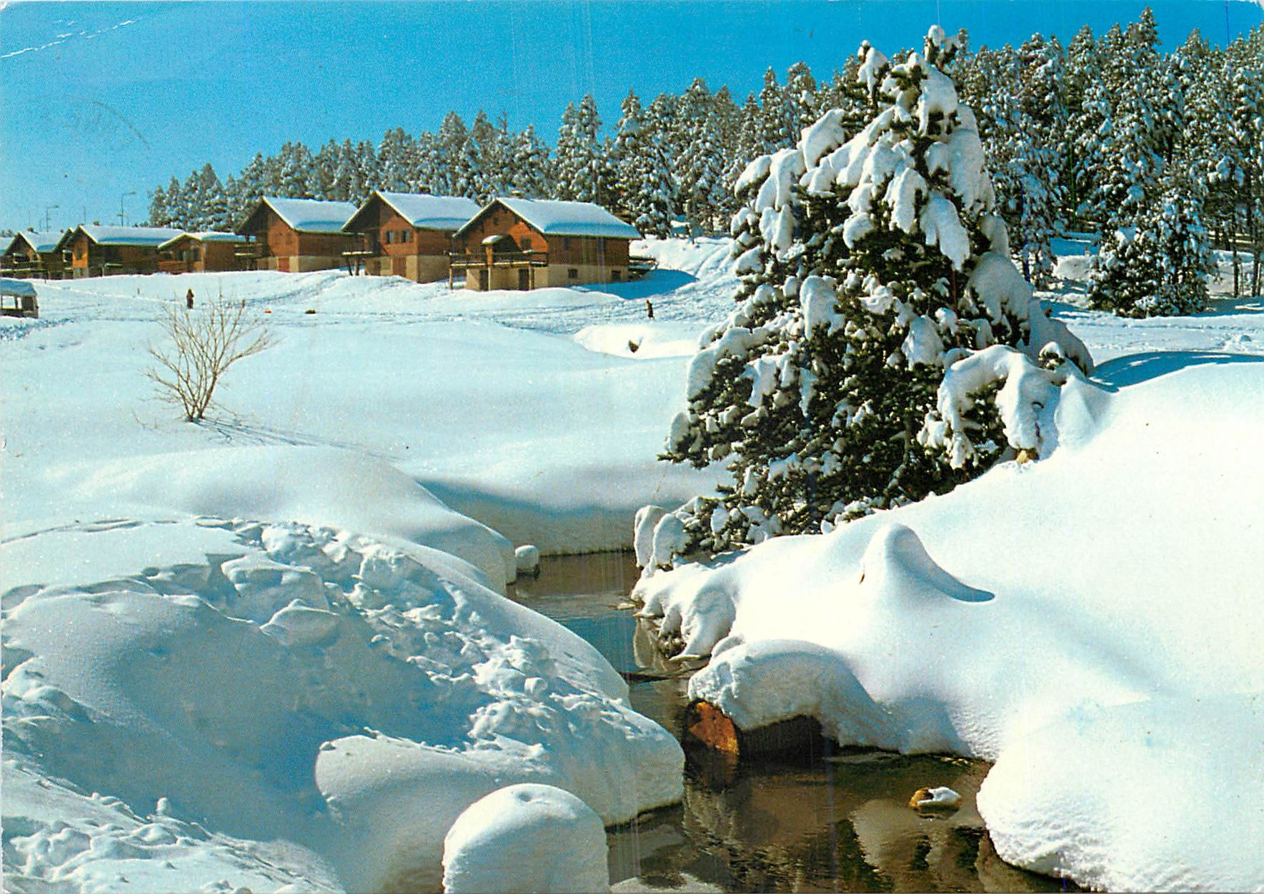 CPM Lumiere et couleurs de l'hiver les chalets sous la neige