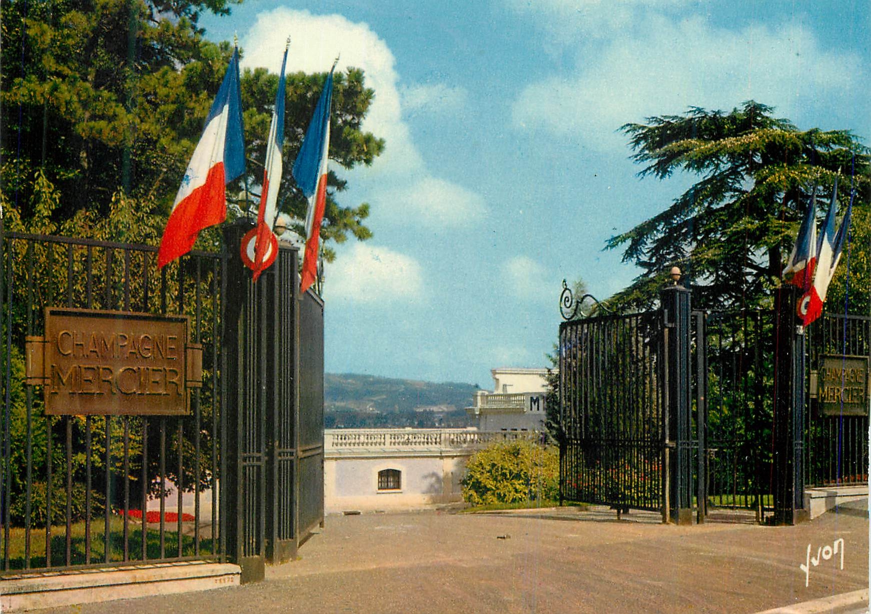 CPM En champagne l'entree des caves du champagne Mercier Epernay