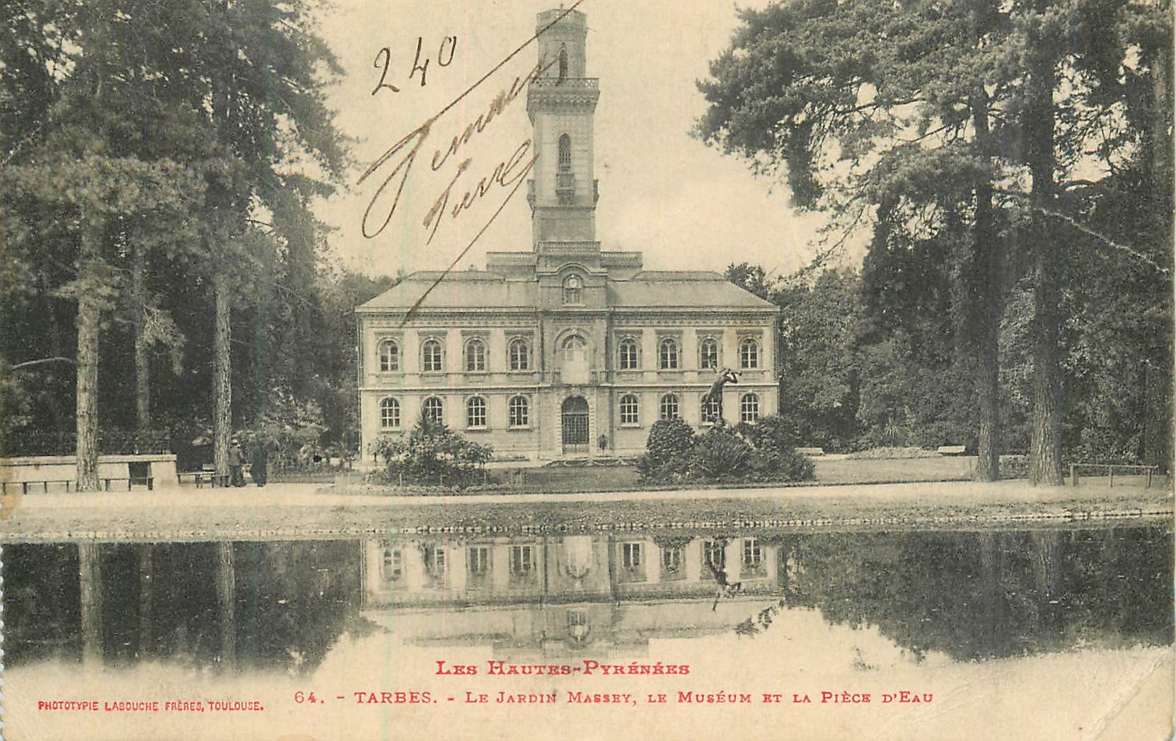CPA Les Hautes Pyrenees Tarbes Le jardin Massey le museum et la piece d'eau