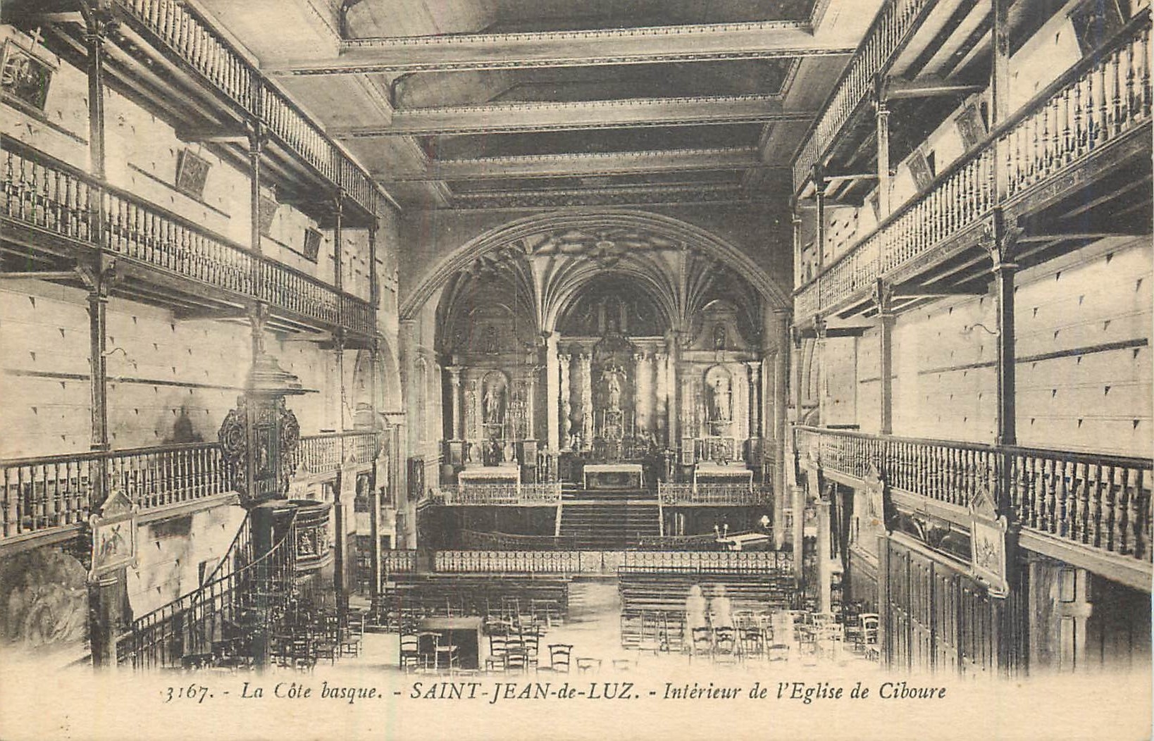 CPA La Cote Basque Saint-Jean-de-Luz Interieur de l'Eglise de Ciboure