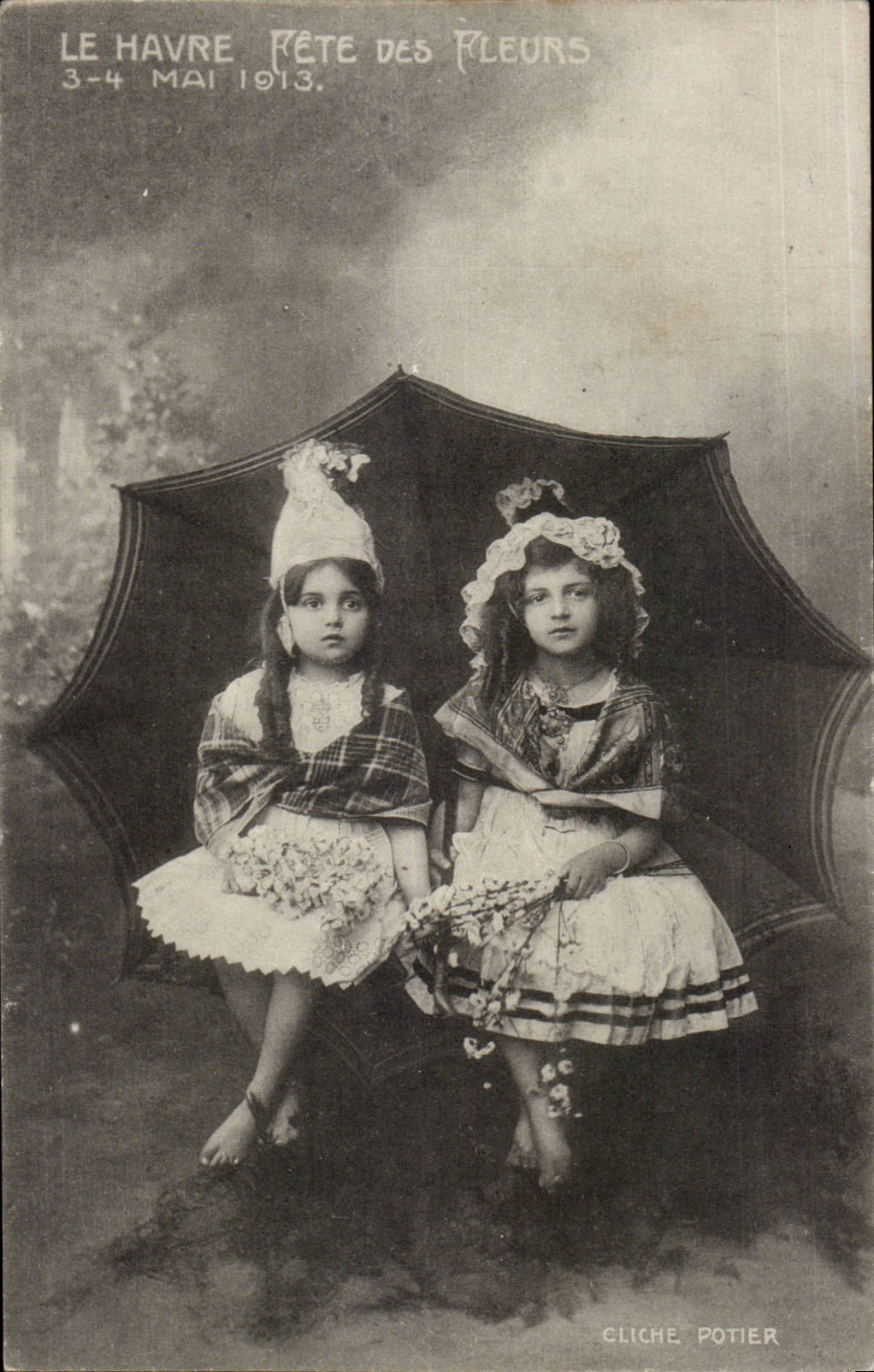 CPA Le Havre Celebrates flowers 3 May 4th 1913 Enfants (folklore)