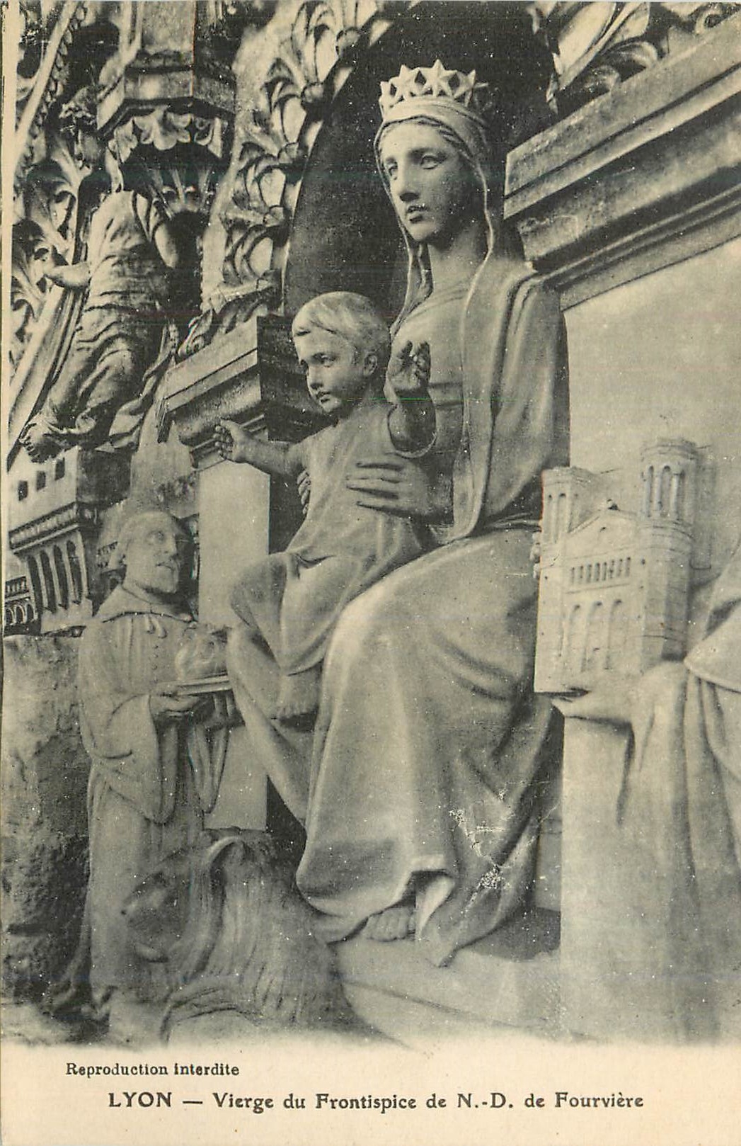 CPA Lyon vierge du frontispice de N D de fourviere
