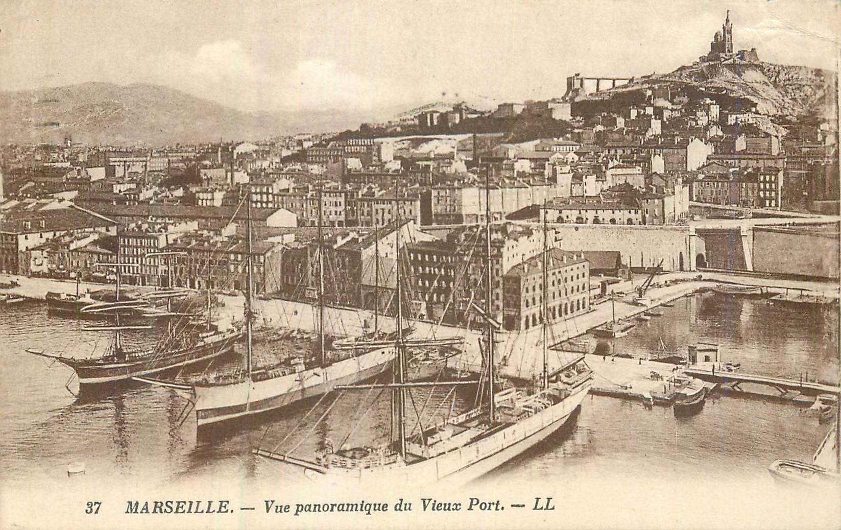 CPA Marseille vue panoramique du vieux port Bateaux