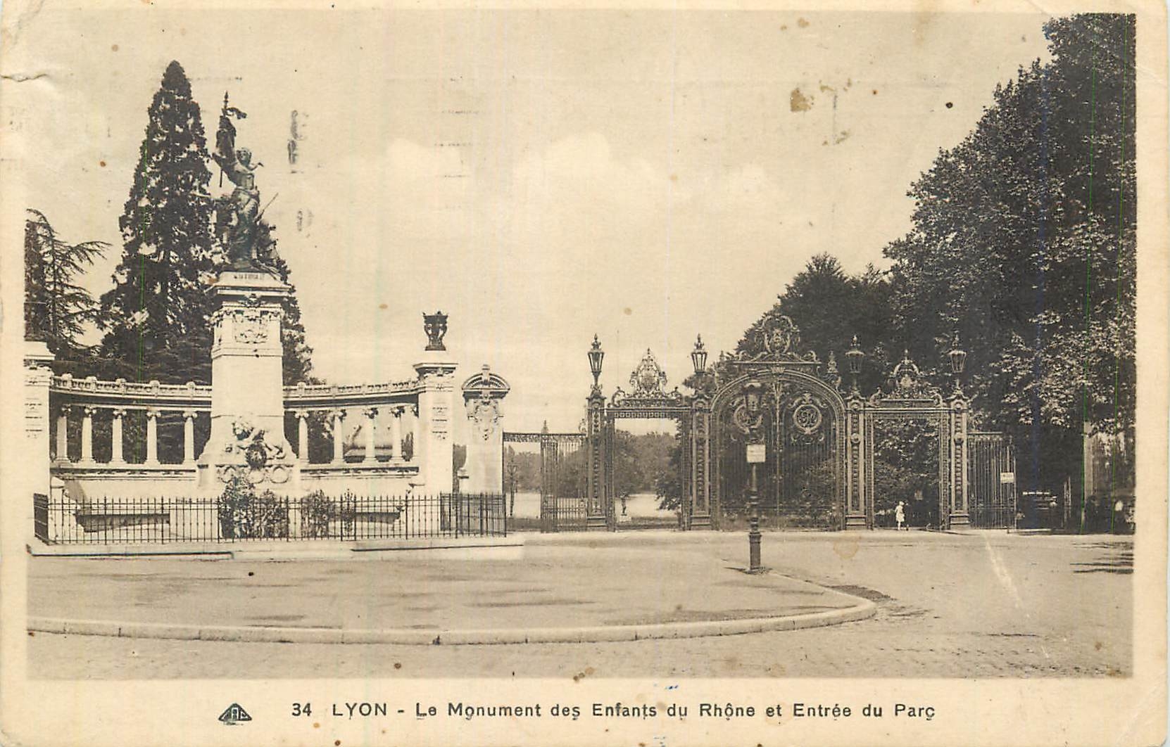 CPA Lyon le monument des enfants du rhone et entree du parc