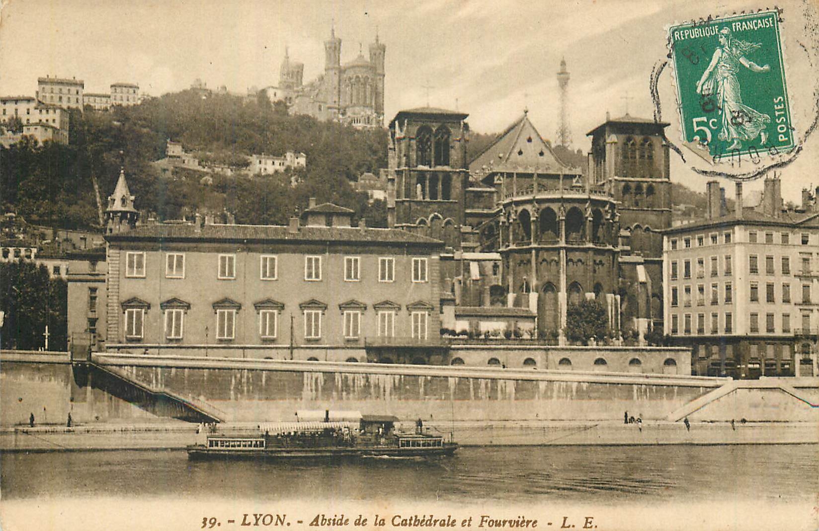 CPA Lyon abside de la cathedrale et fourviere Bateau