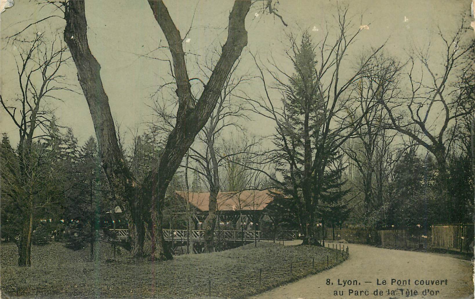 CPA Lyon le pont couvert au parc de la tete d'or