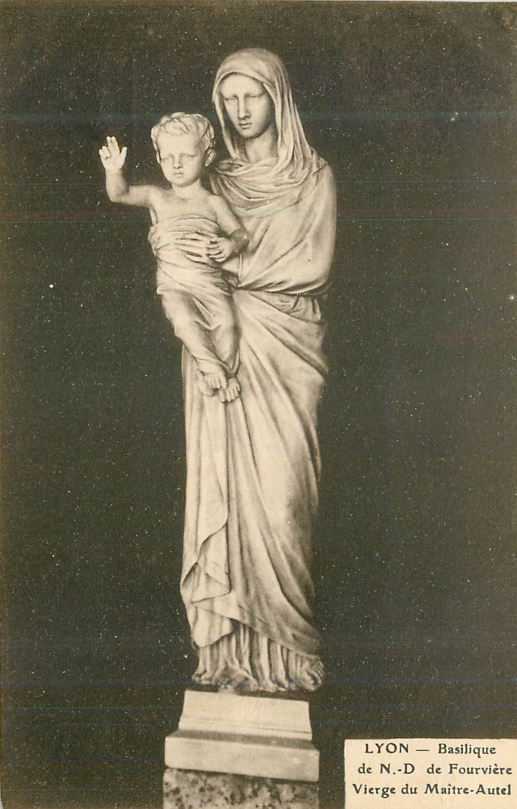 CPA Lyon basilique de N D de fourviere vierge du maitre autel