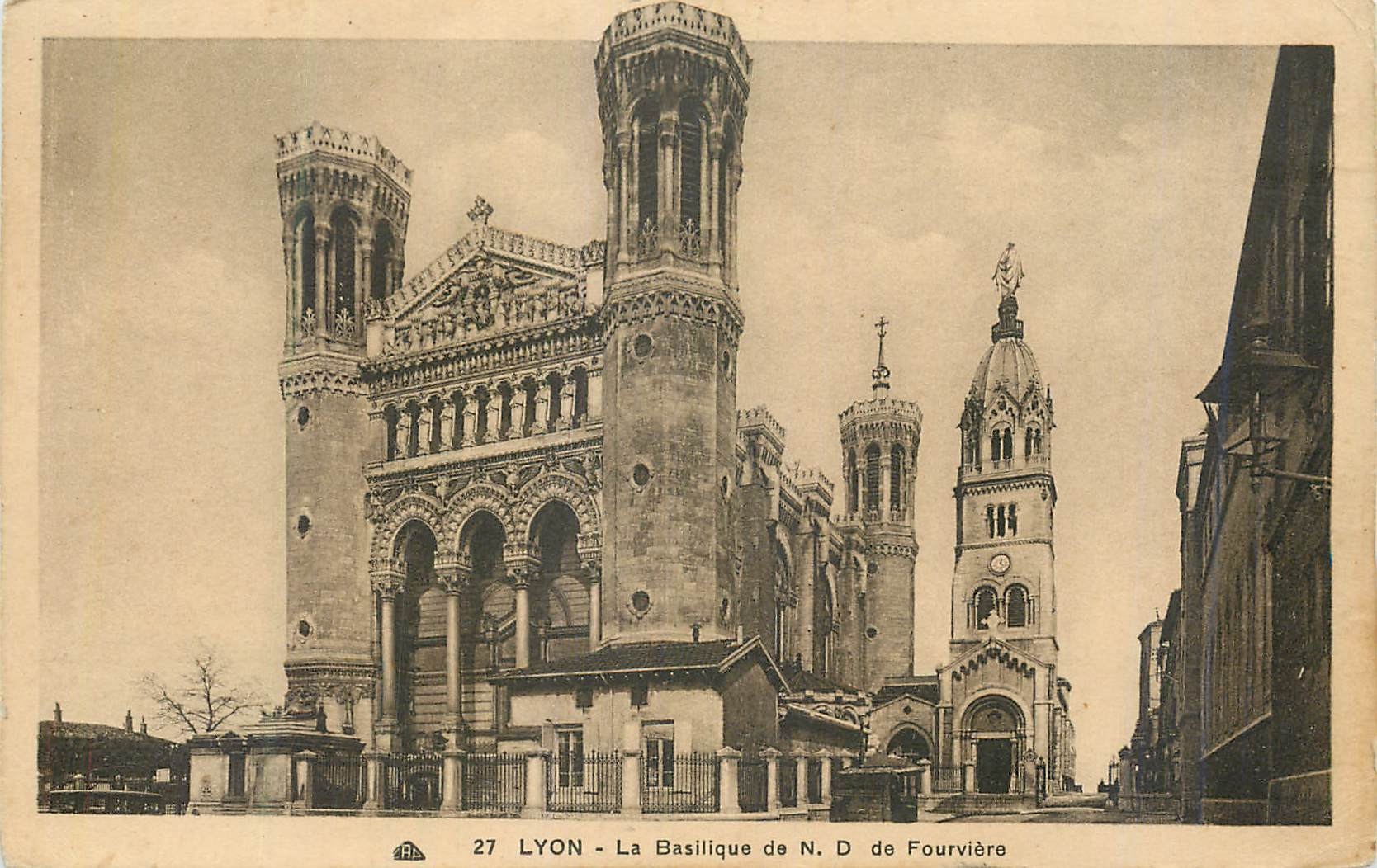 CPA Lyon La Basilique de N D de Fourviere