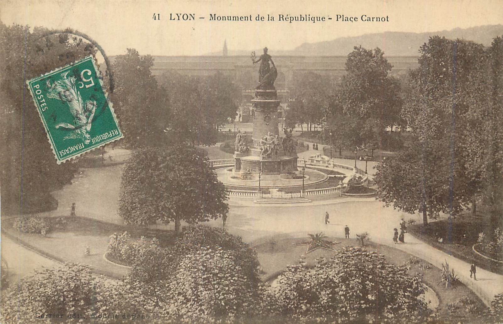 CPA Lyon Monument de la Republique Place Carnot