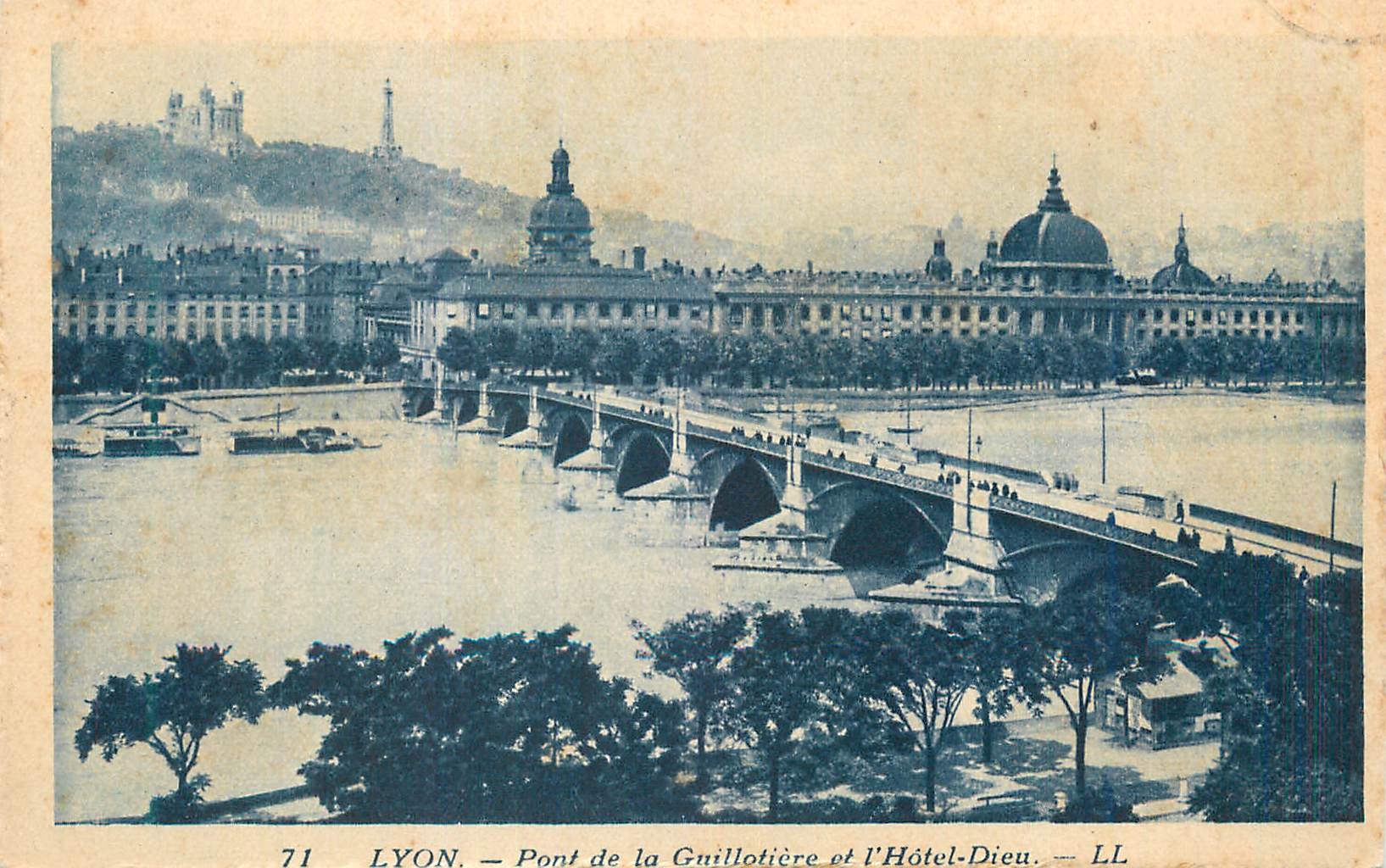 CPA Lyon Pont de la Guillotiere et l'Hotel Dieu