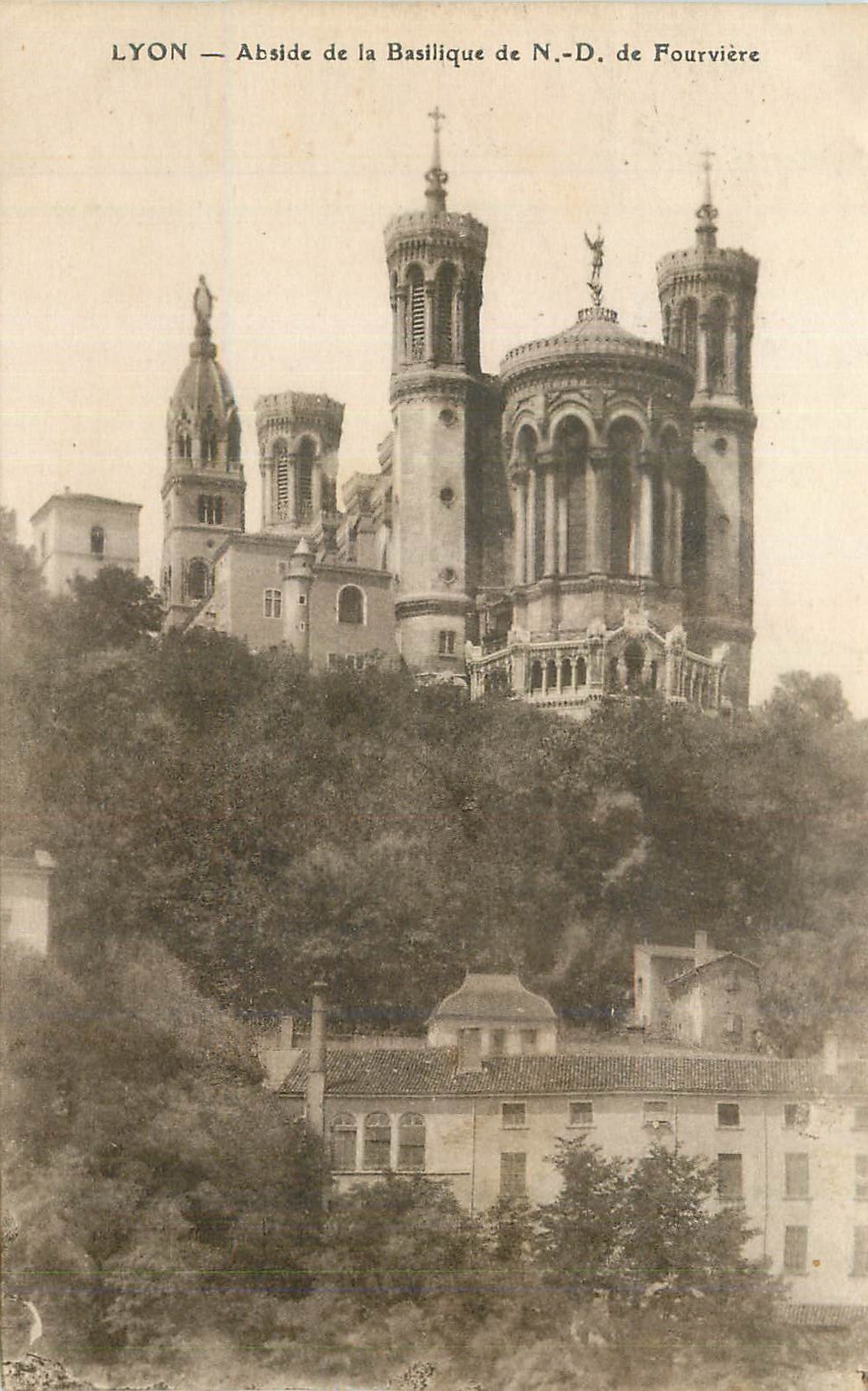 CPA Lyon Abside de la Basilique de N D de Fourviere