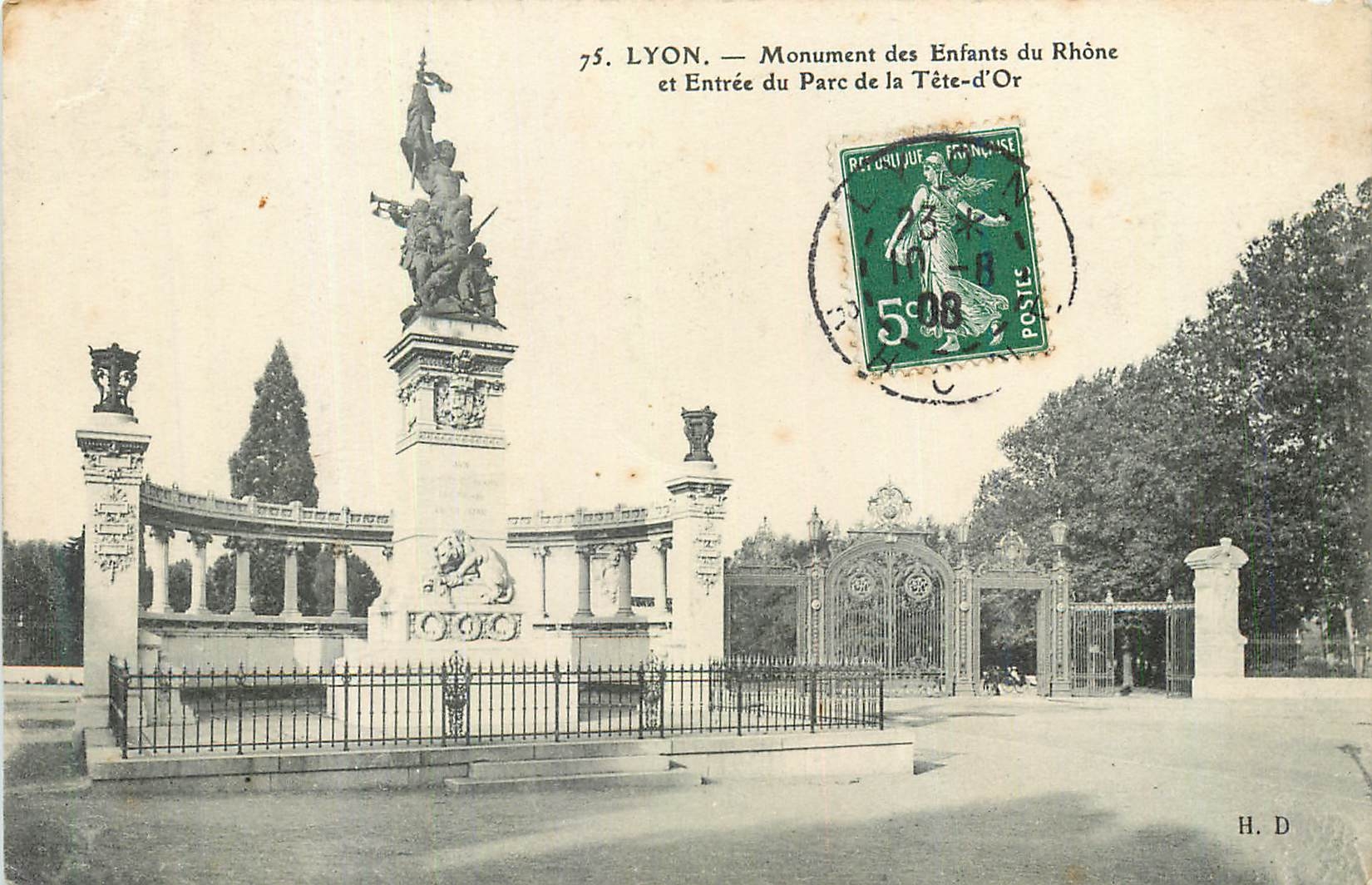 CPA Lyon Monument des Enfants du Rhone et Entree du Parc de la Tete d'Or