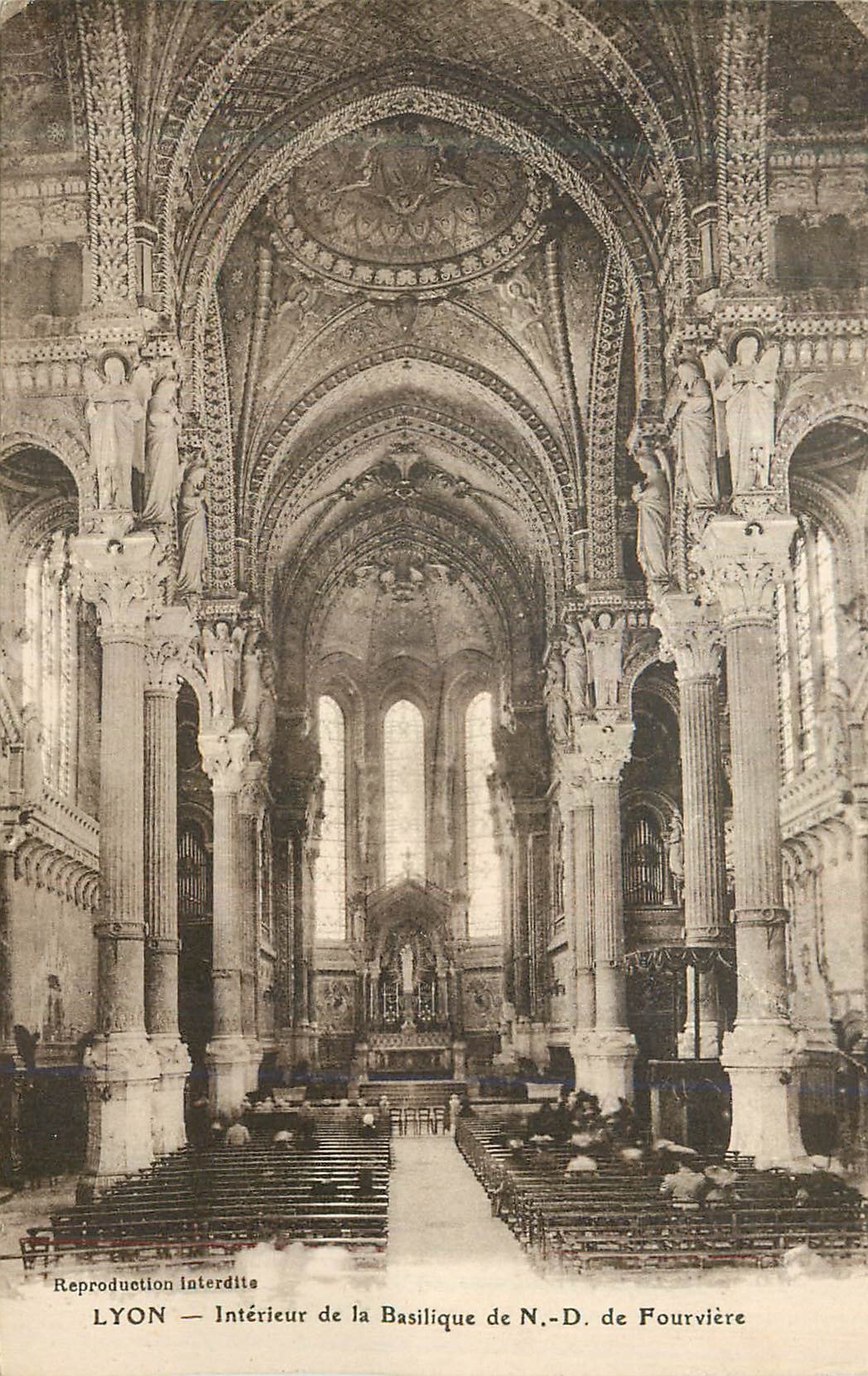 CPA Lyon Interieur de la Basilique de N D de Fourviere