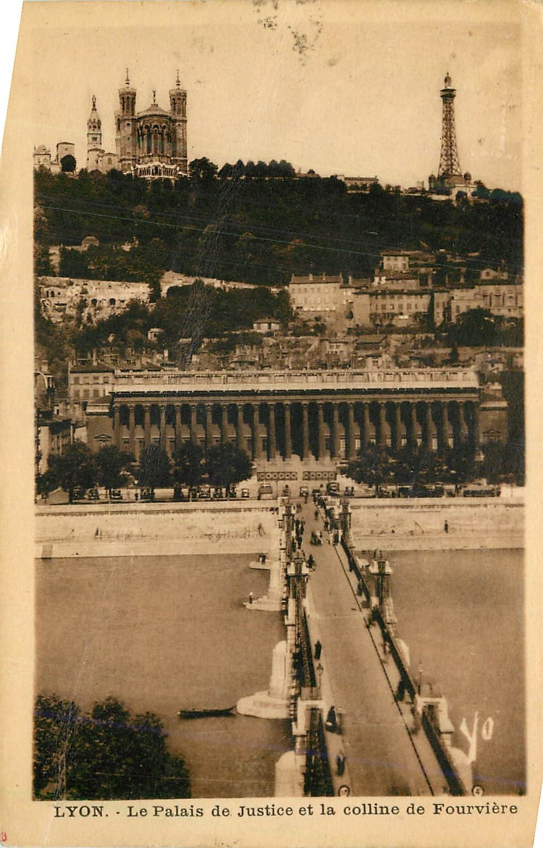 CPA Lyon Le Palais de Justice et la colline de Fourviere