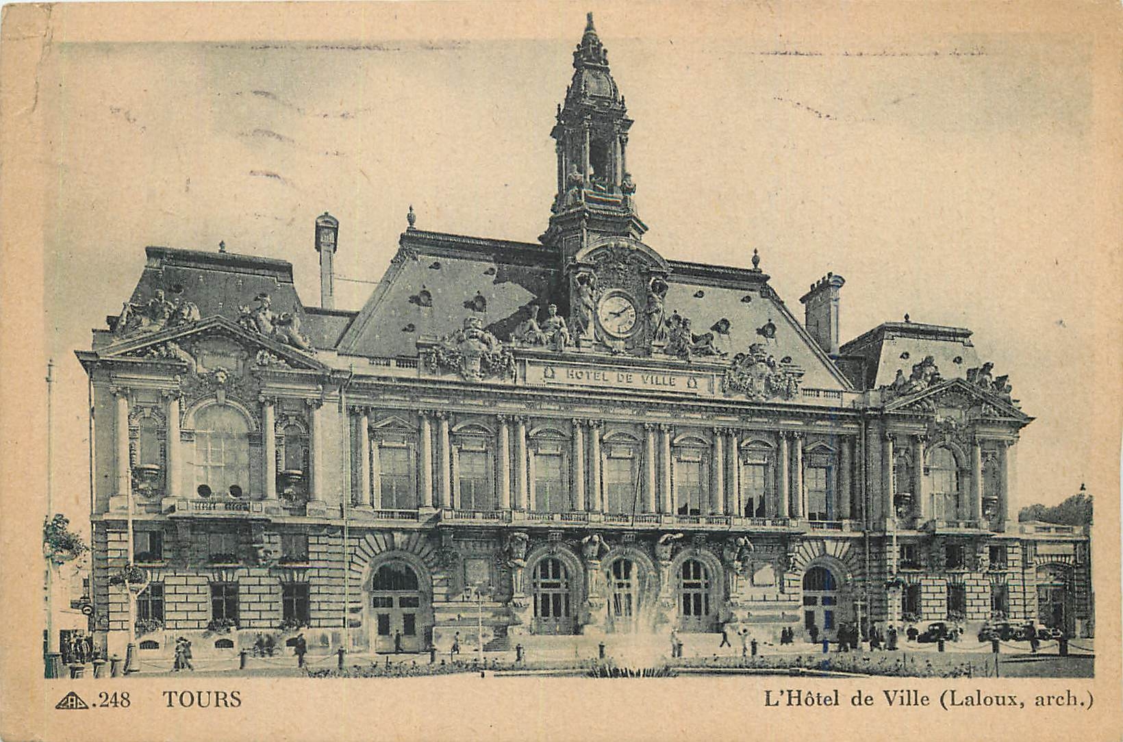 CPA Tours L'Hotel de Ville (Laloux arch)