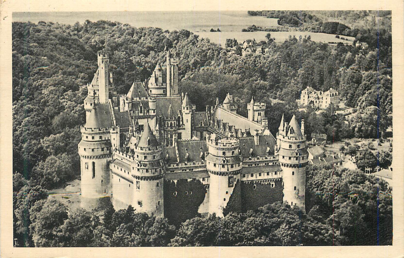 CPA Chateau de Pierrefonds Oise Vue d ensemble 