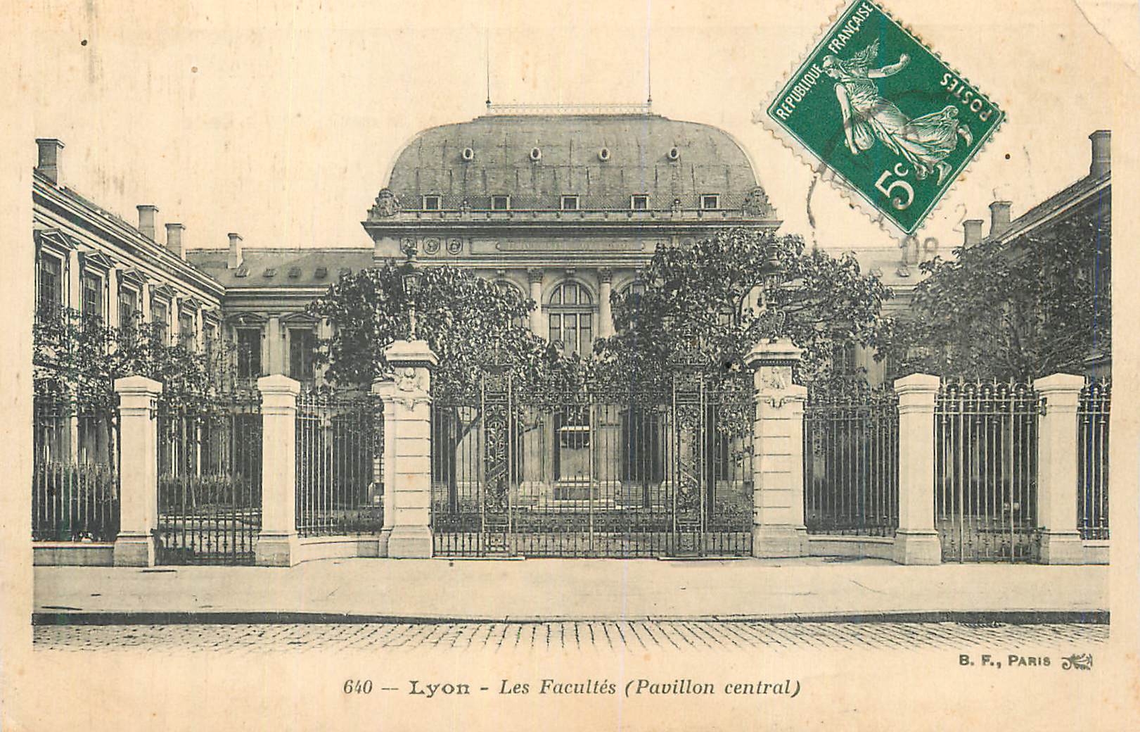 CPA Lyon Les Facultes Pavillon central 