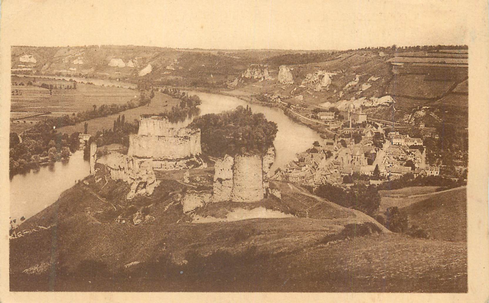 CPA Le Petit Andely Les puines du Chateau Gaillard et la Vallee de la Seine 