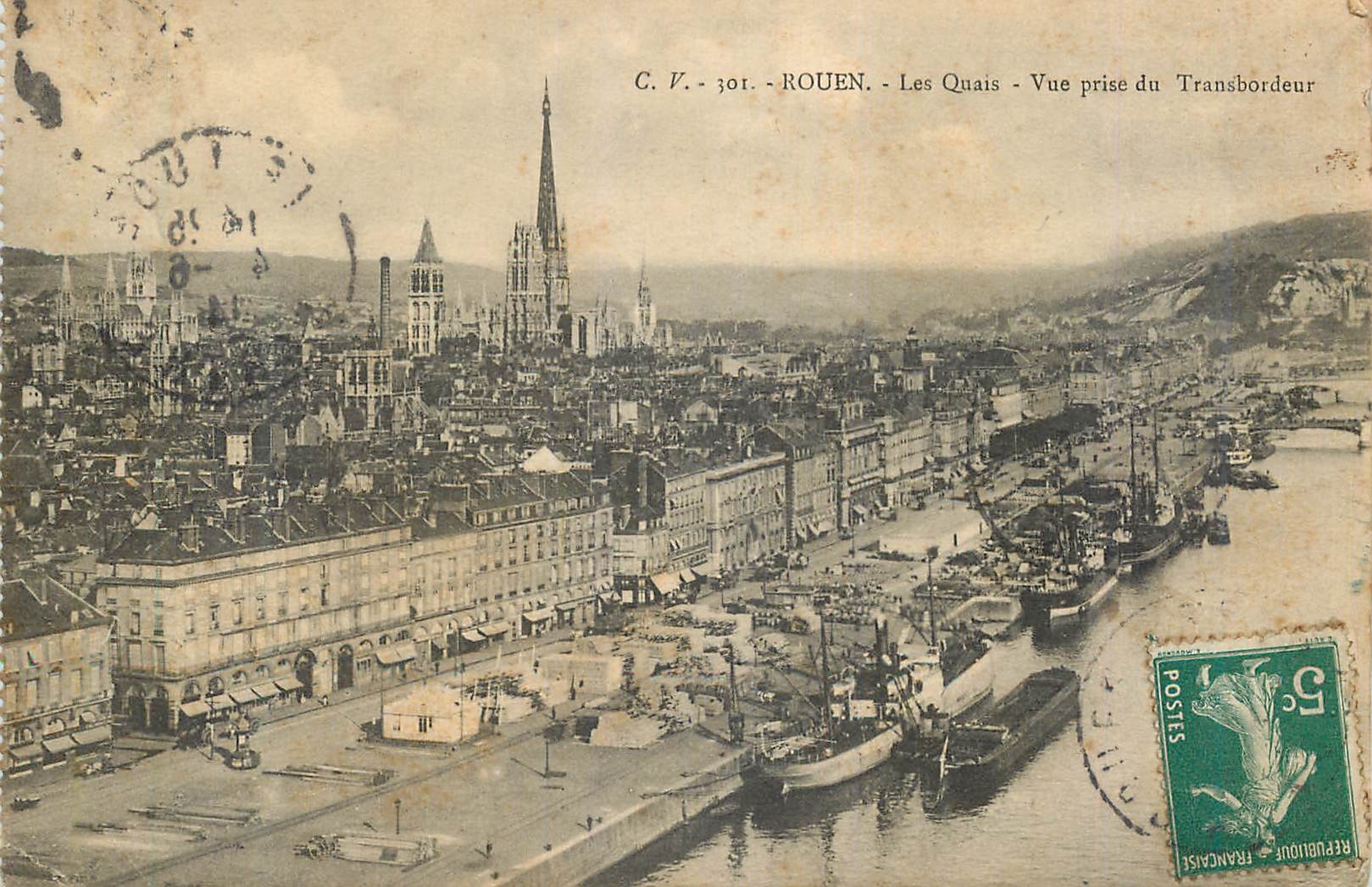 CPA Rouen Les Quais Vue prise du Transbordeur Bateaux