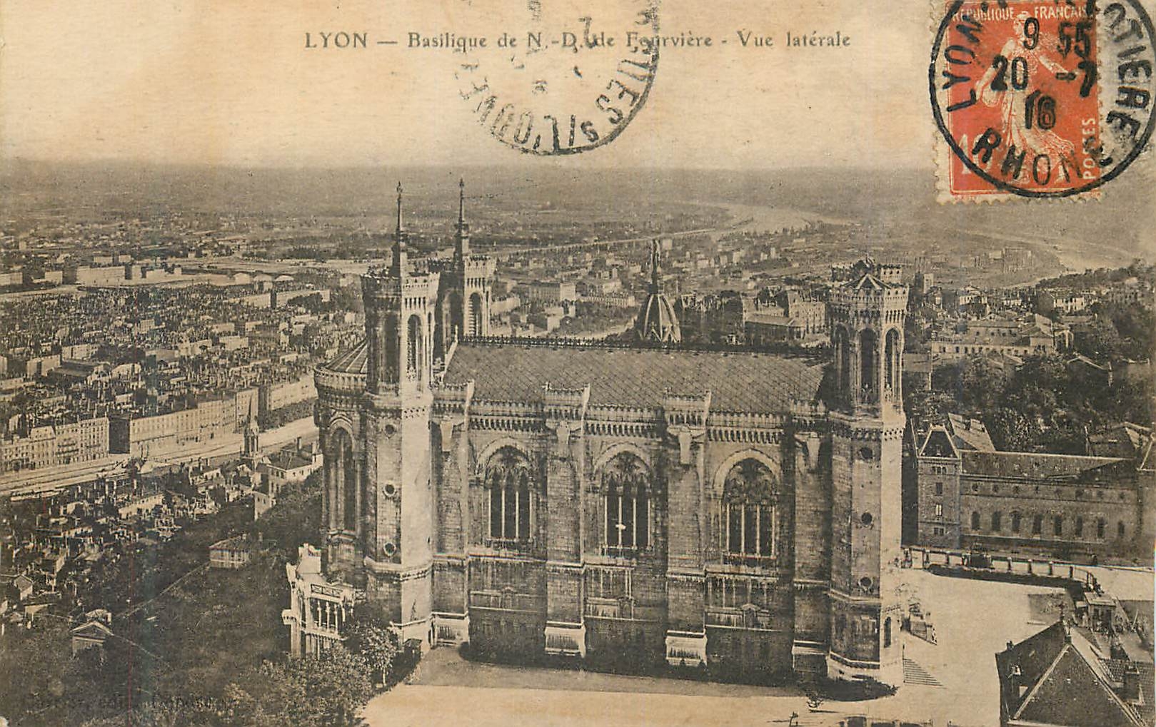 CPA Lyon Basilique de ND de Fourviere Vue laterale 