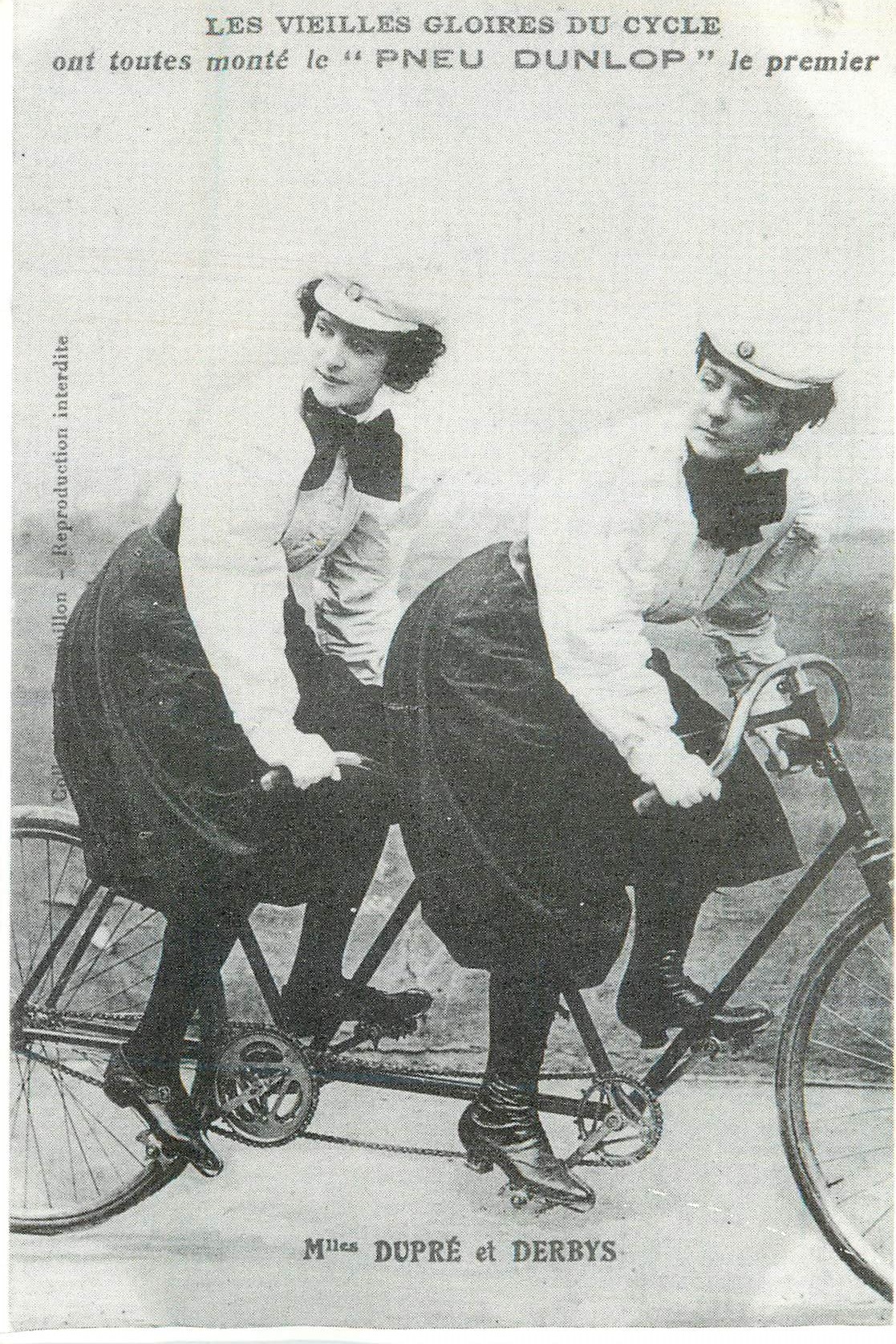 CPA Les Vieilles Gloires du Cycle out toutes monte le Pneu Dunlop le premier Velo Cycle