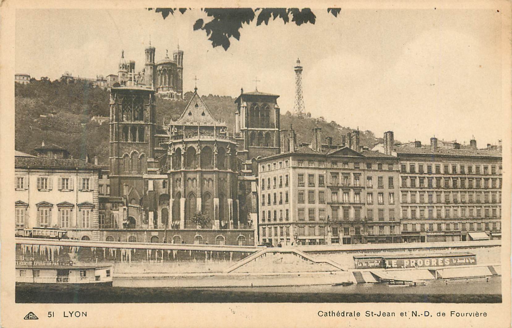 CPA Lyon Cathedrale St Jean et ND de Fourviere Publicite Le Progres