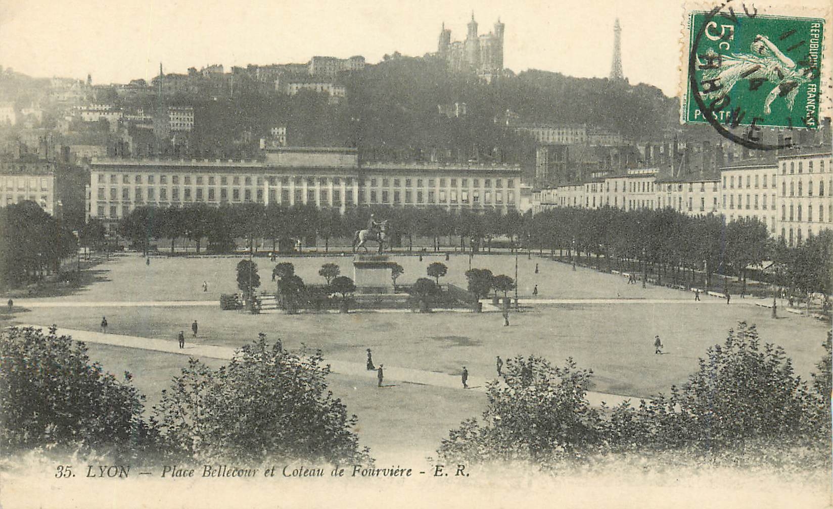 CPA Lyon Place Bellecour et Coteau de Fourviere