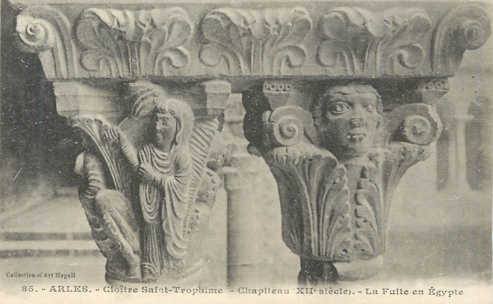 CPA Arles Cloitre Saint Trophime Chapiteau La Fuite en Egypte 