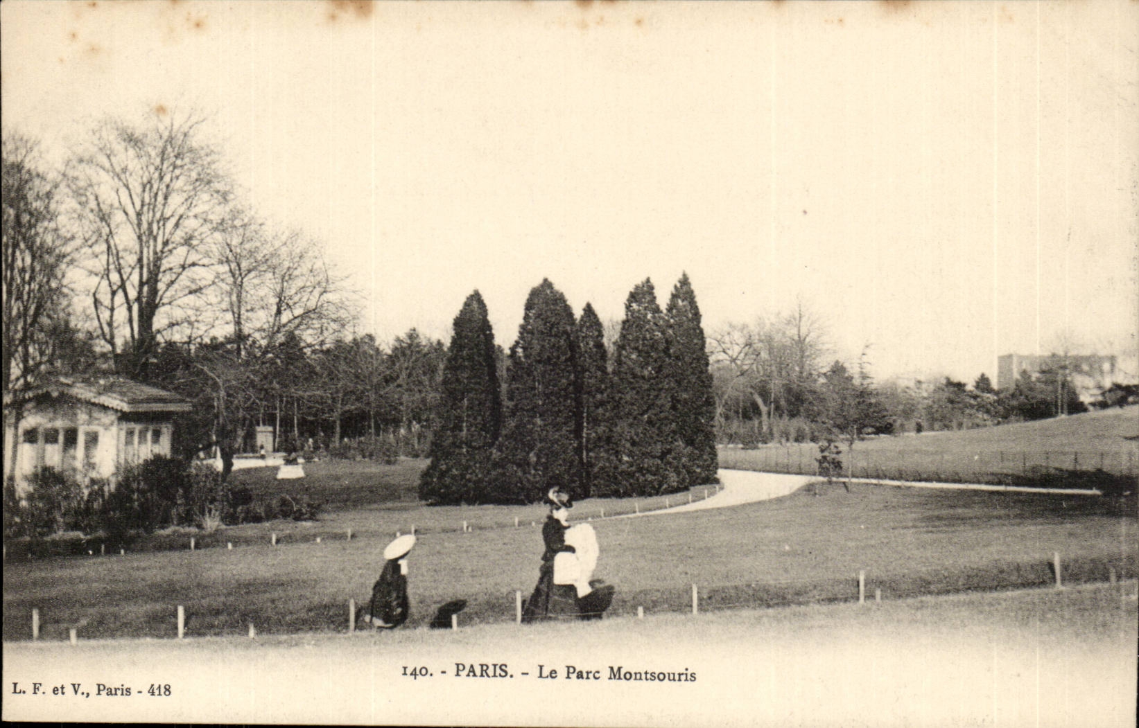 Paris (14) - Park of Montsouris-Woman--CPA