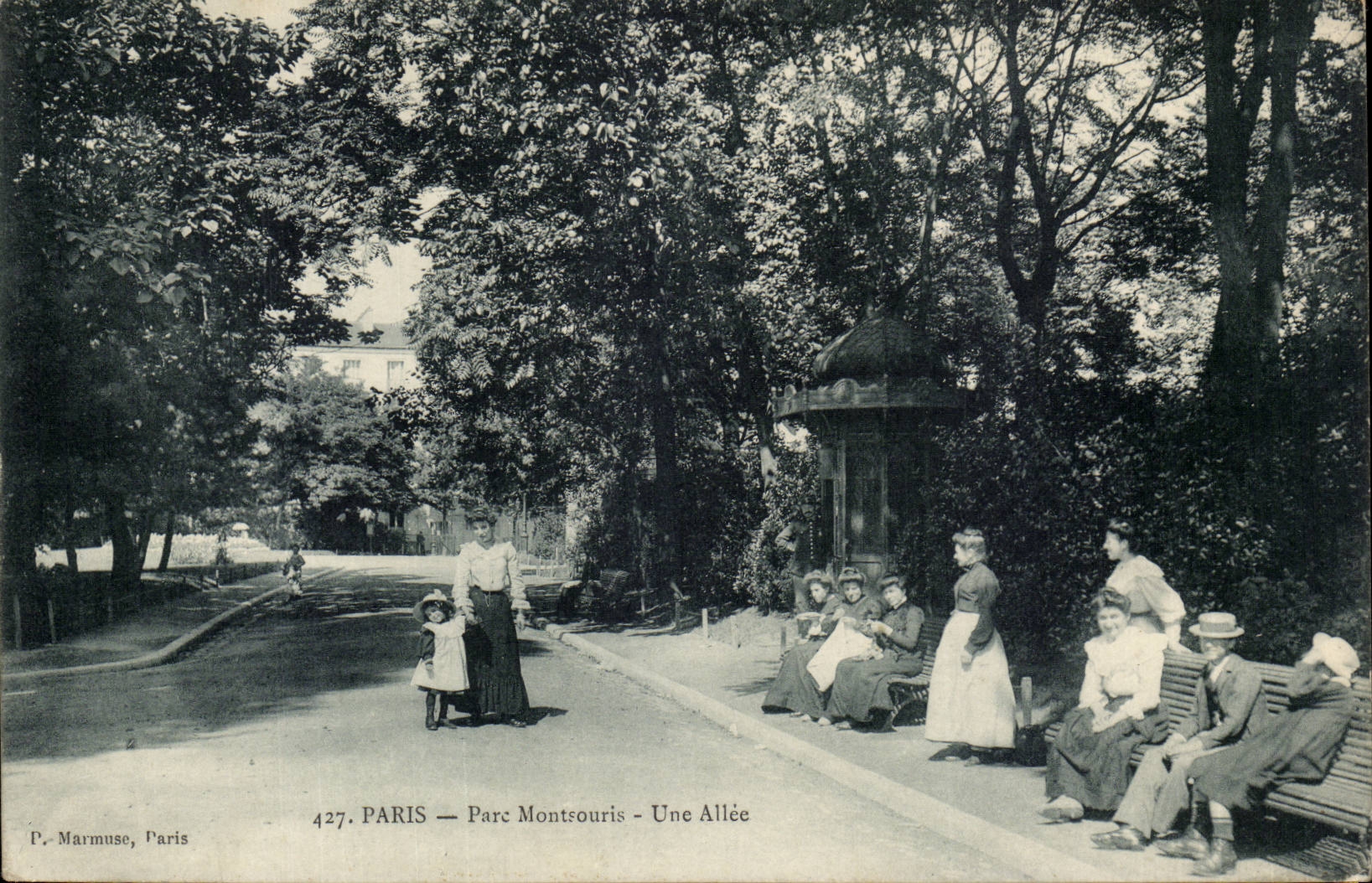 Paris (14) - the Montsouris- Park a Alley-Woman-Child-CPA