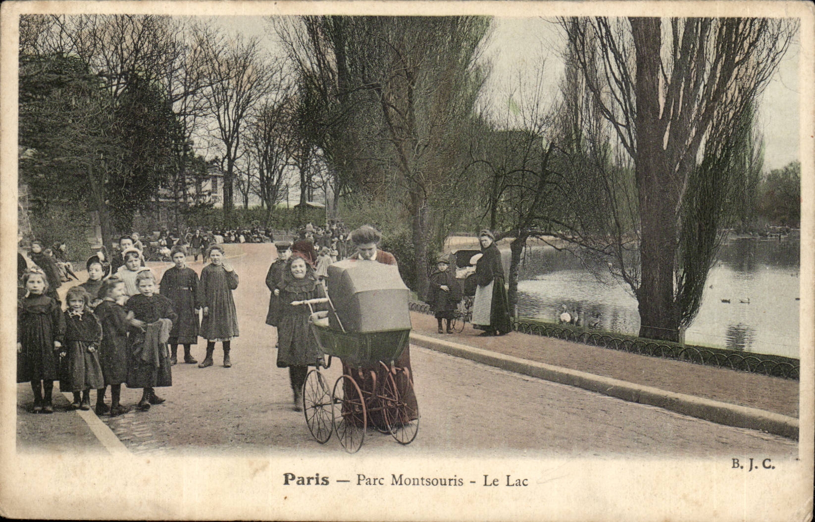 Paris (14) - the Montsouris- Park the Lake-Woman-Child-CPA