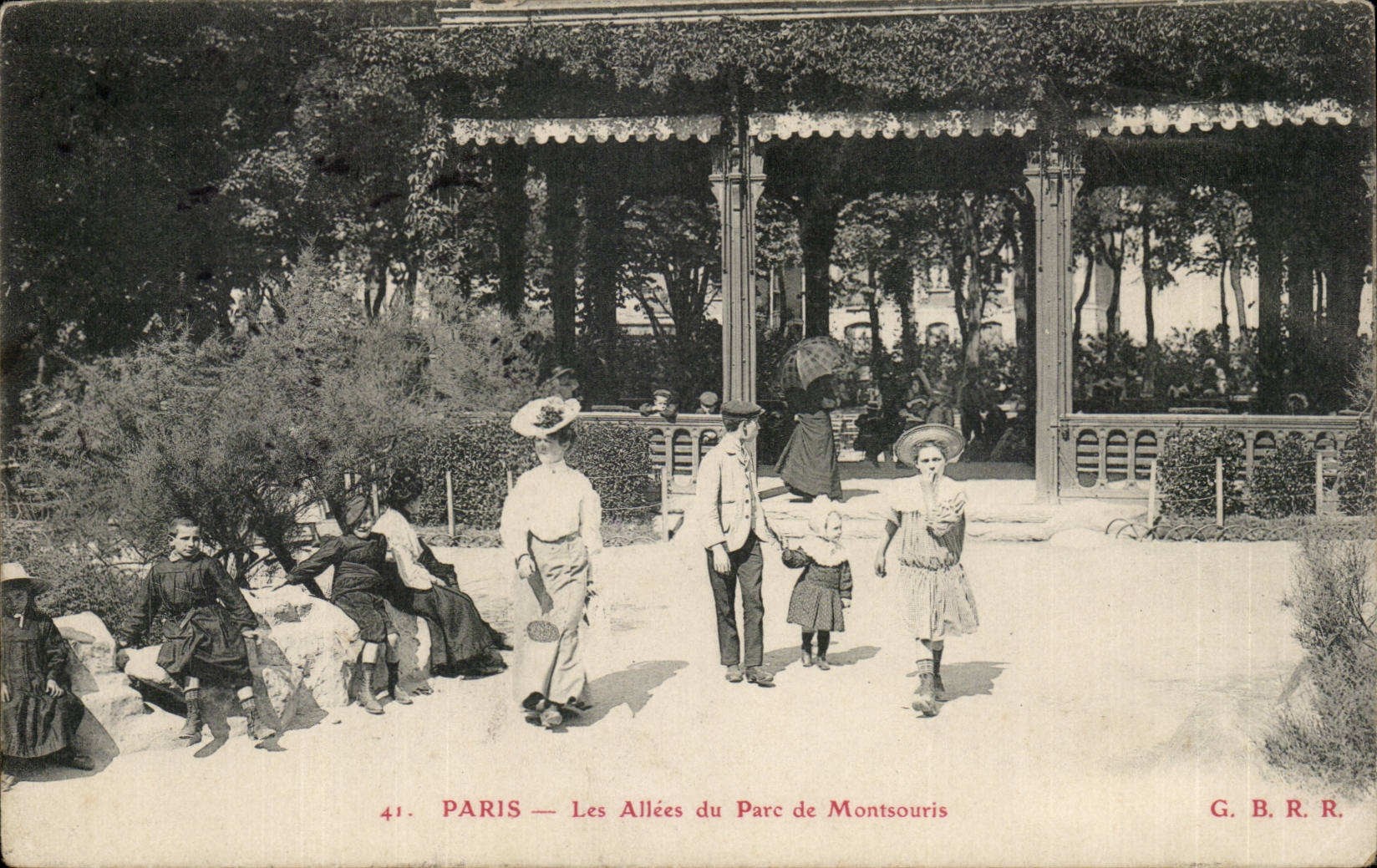 Paris (14) - Park of Montsouris- Allee Of the Park-Woman-Hat --CPA