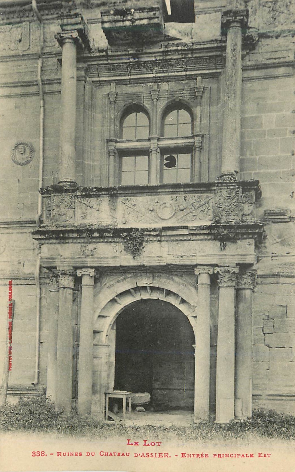 CPA Le Lot ruines du chateau d'assier entree principale est