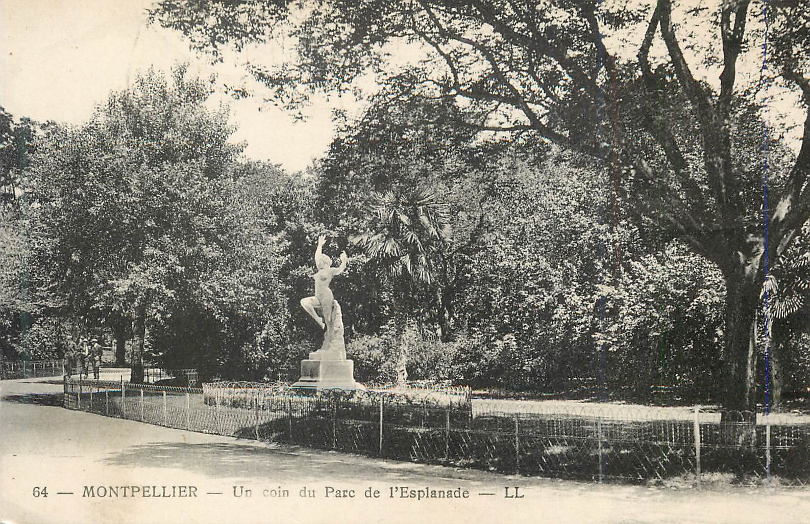 CPM Montpellier un coin du parc de l'esplanade