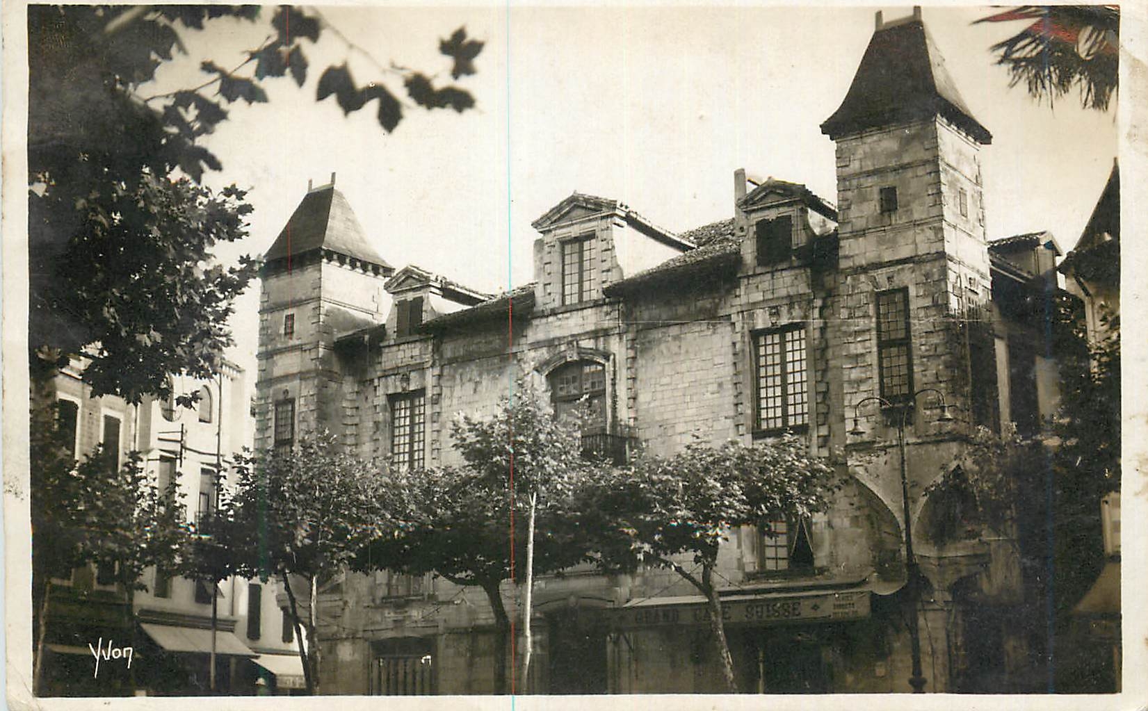 CPA Cote Basque St-Jean-de-Luz Le chateau Louis XIV