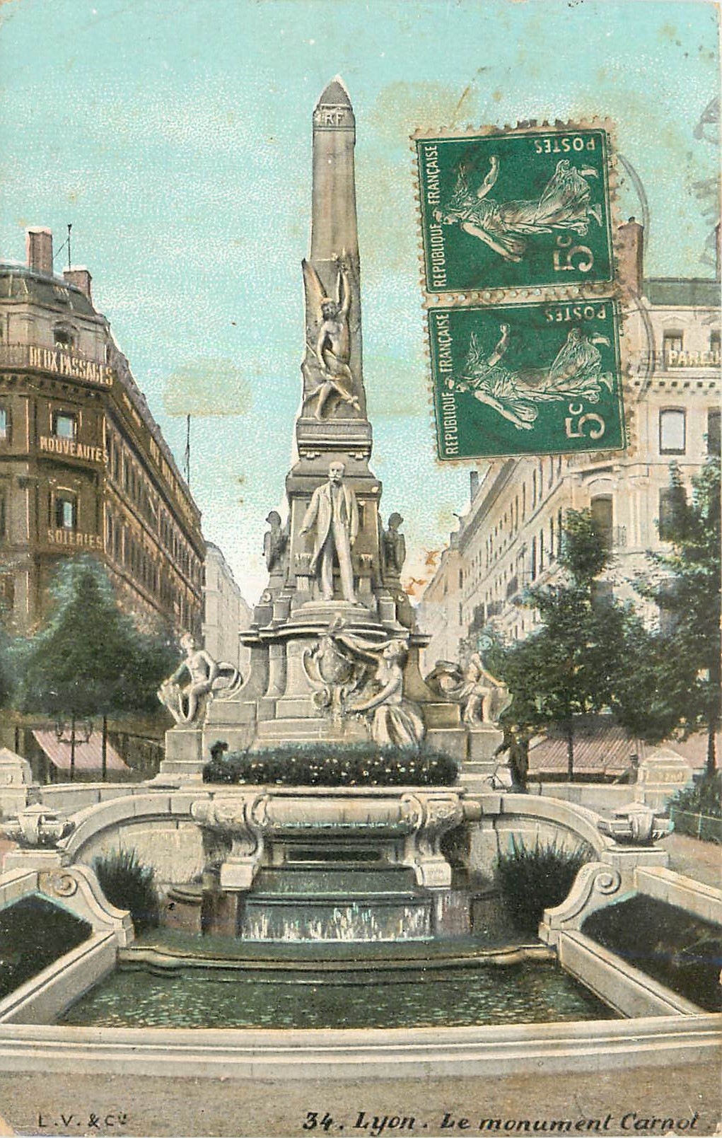 CPA Lyon Le Monument carnol