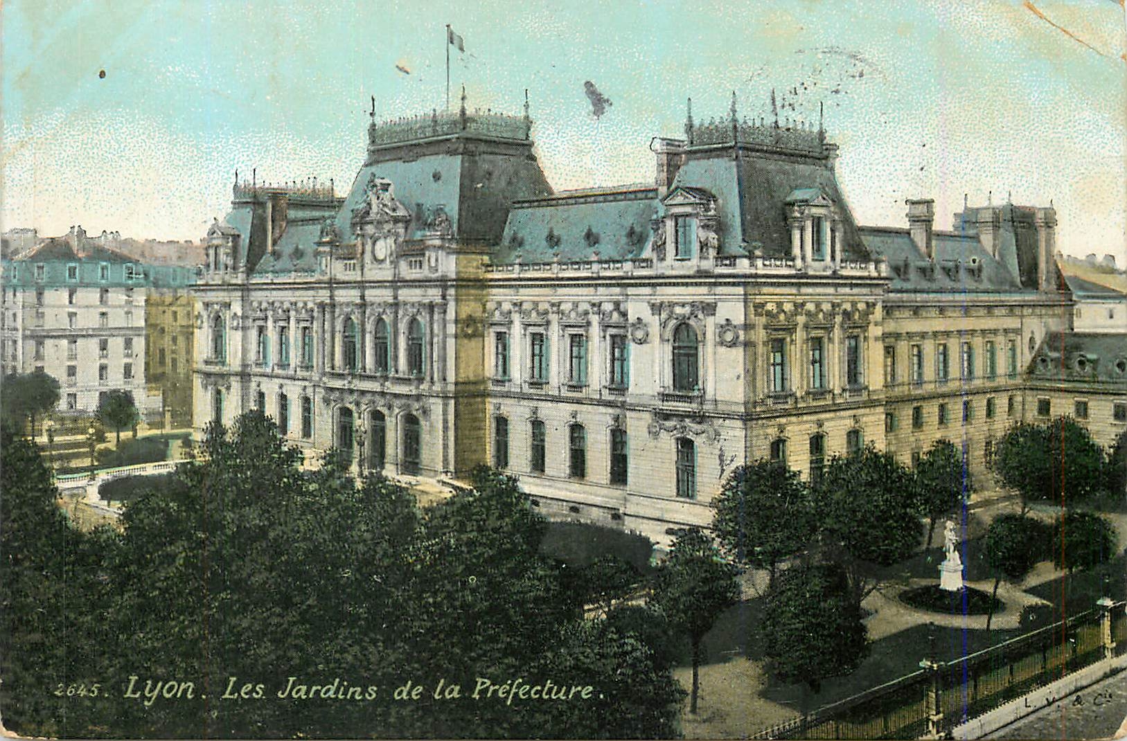 CPA Lyon les Jardins de la Prefecture