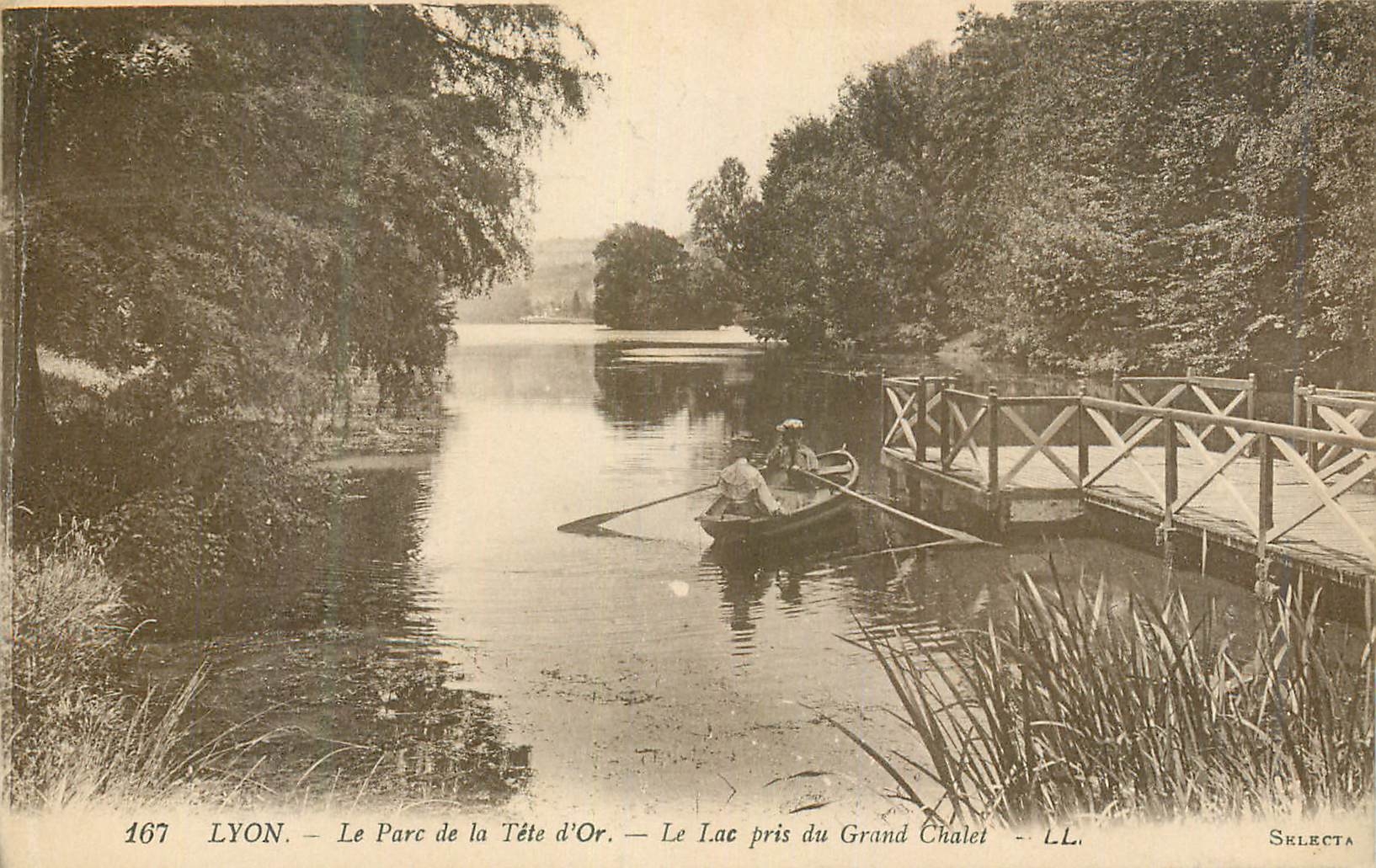 CPA Lyon Le Parc de la Tete d'Or Le Lac pris du Grand Chalet