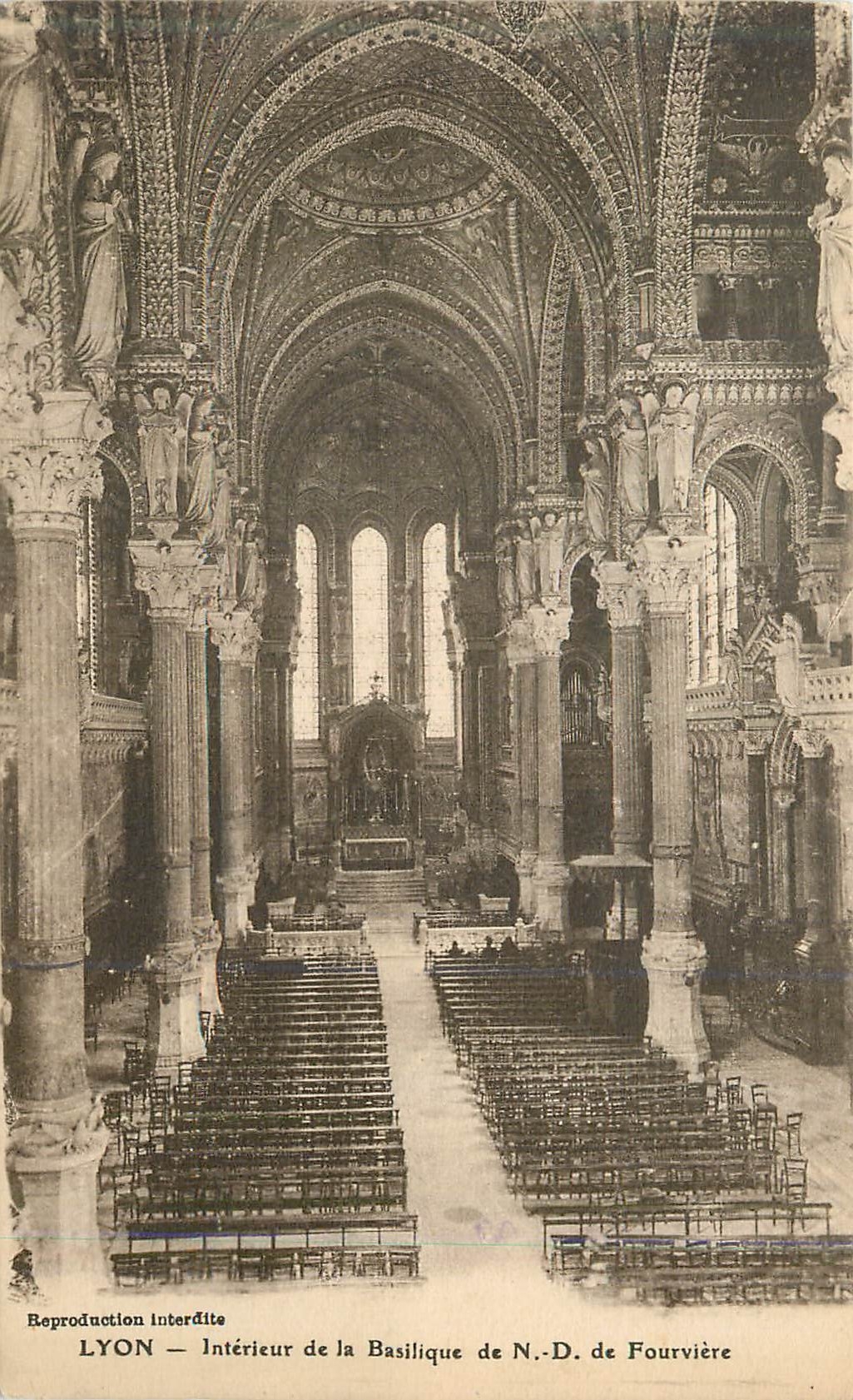 CPA Lyon Interieur de la Basilique de N D de Fourviere