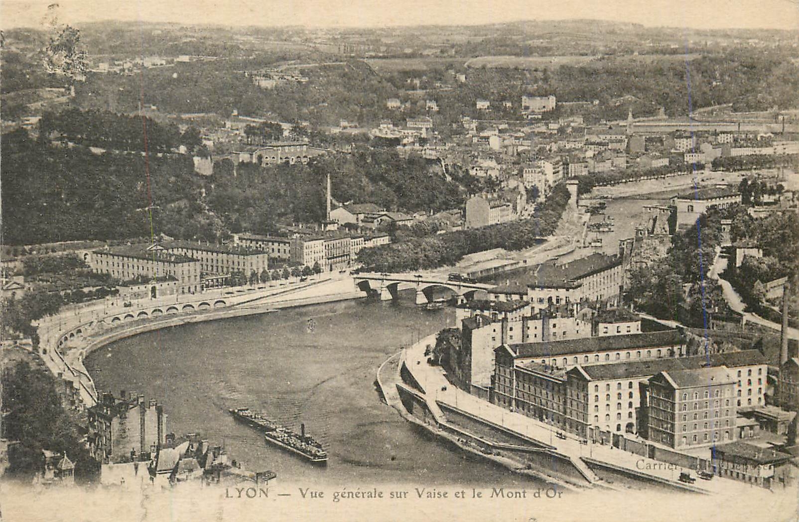 CPA Lyon Vue Generale sur Vaise et Mont d'Or