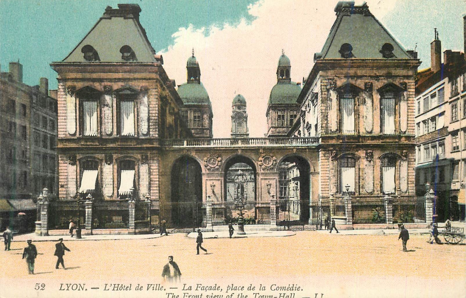 CPA Lyon L'Hotel de Ville La Facade Place de la Comedie