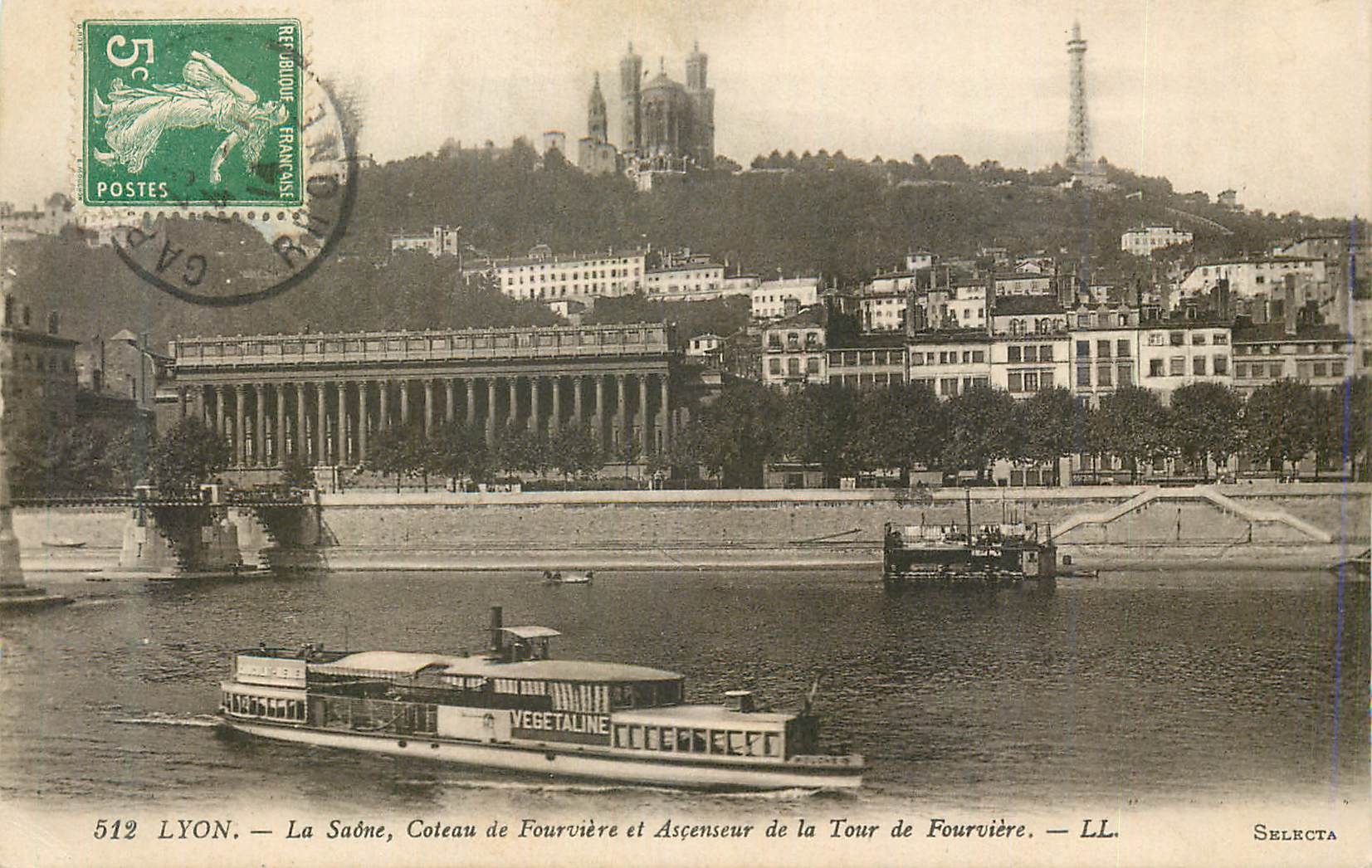 CPA Lyon La Saone Coteau de Fouviere et Ascenseurs de la Tour de Fouviere Bateaux Vegetaline