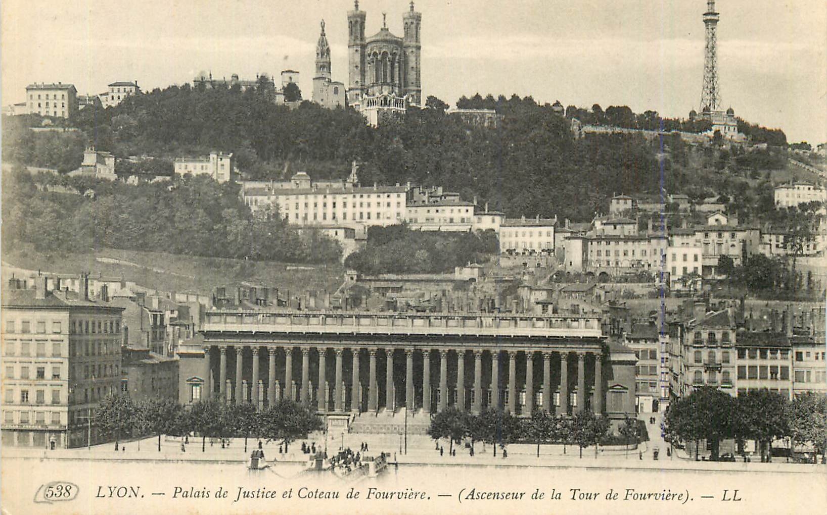 CPA Lyon Palais de Justice et Coteau de Fouviere (Ascenseurs de la Tour de Fouviere)