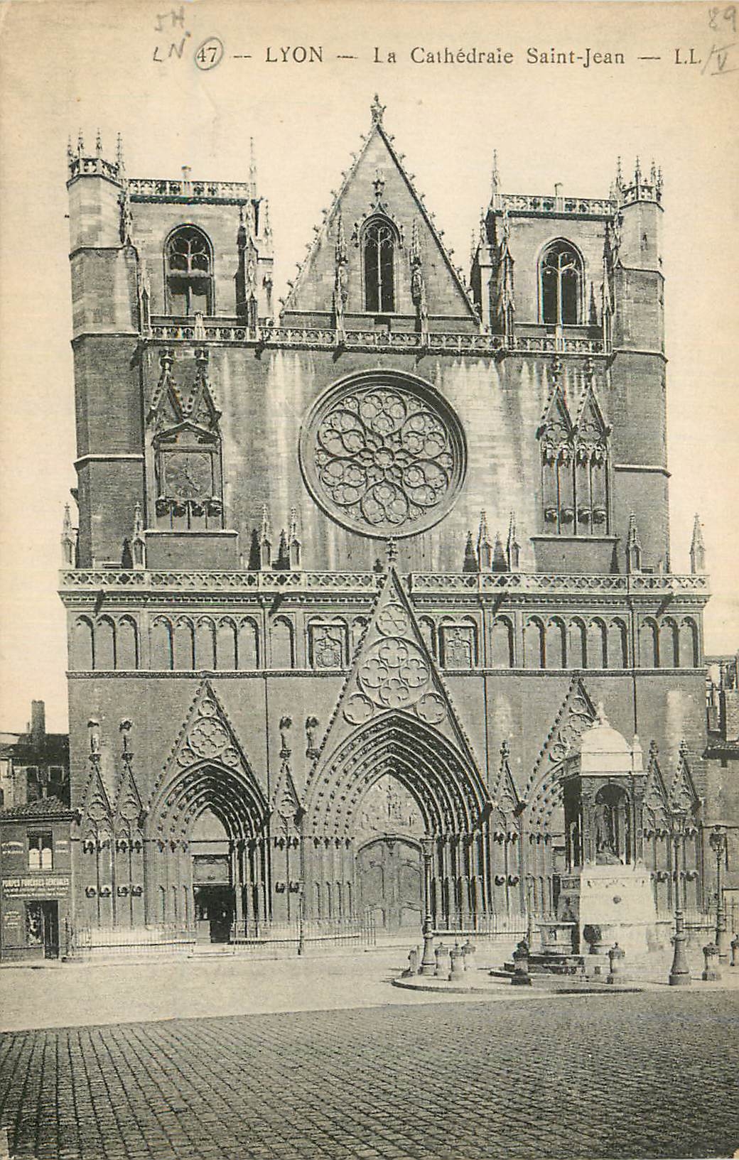 CPA Lyon La Cathedrale saint Jean LL