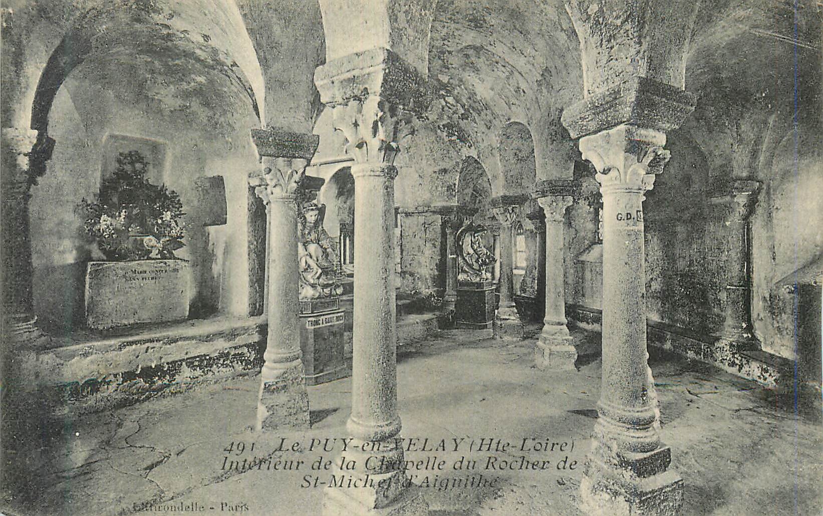 CPA Le Puy et Velay (Hte Loire) Interieur de la Chapelle du Rocher de St Michel