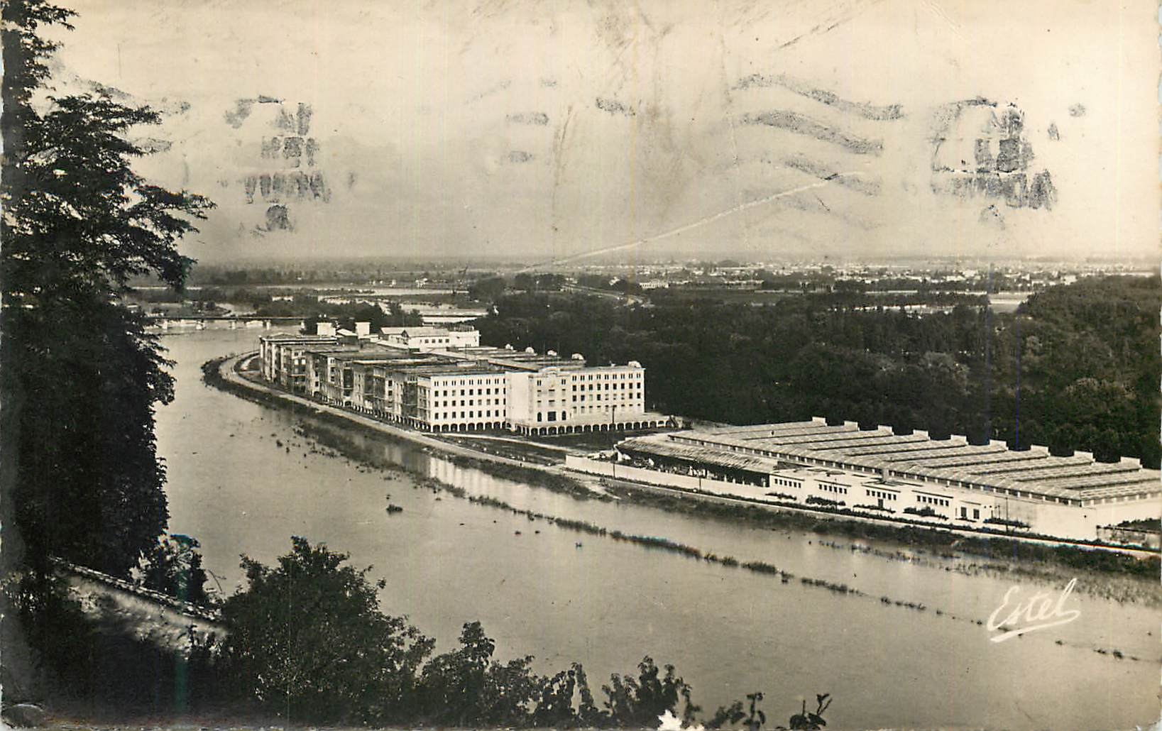 CPM Lyon Palais de la Loire Vue Generale