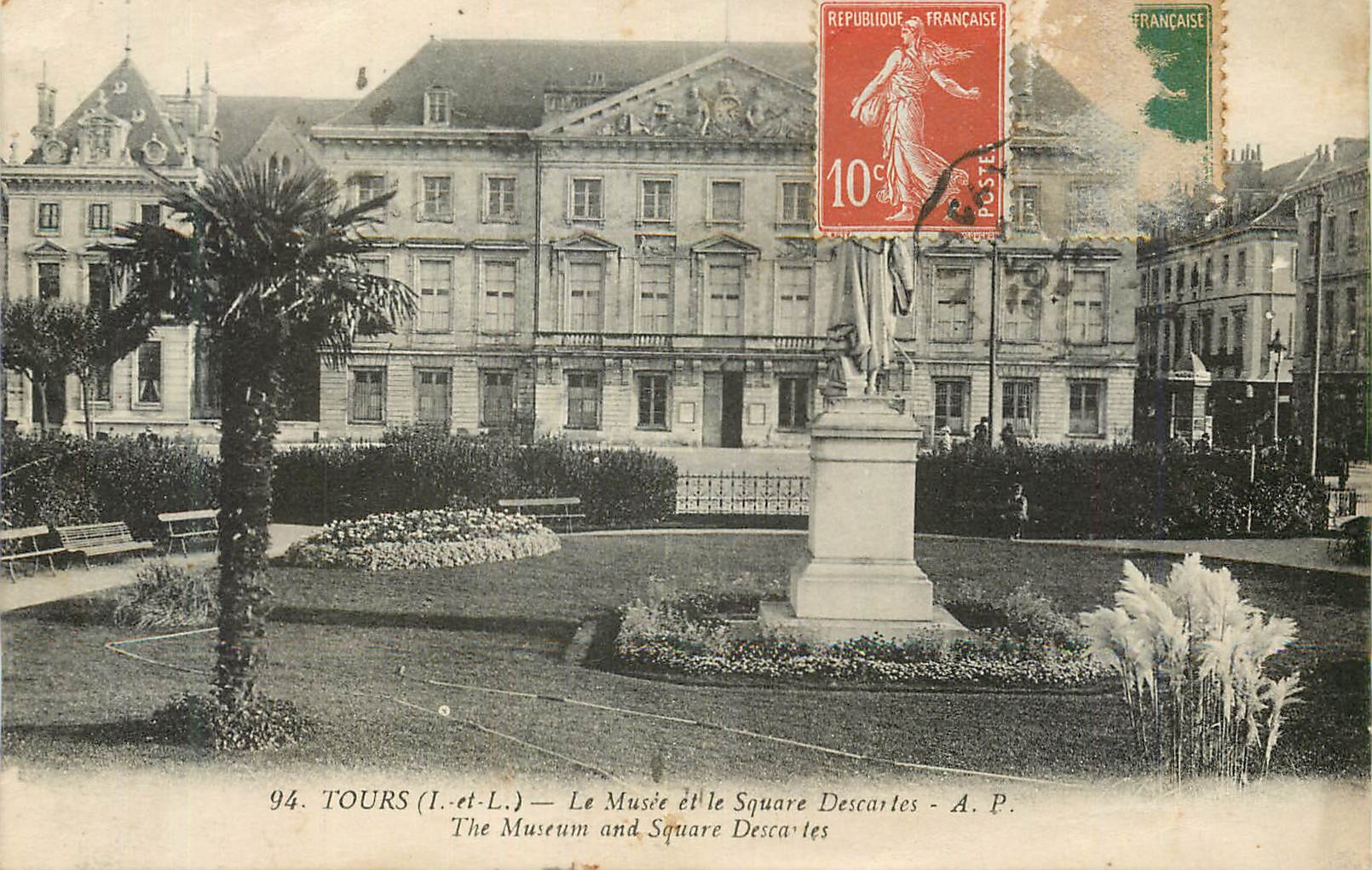 REPRO Tours (I et L) le Musee et le Square Descartes
